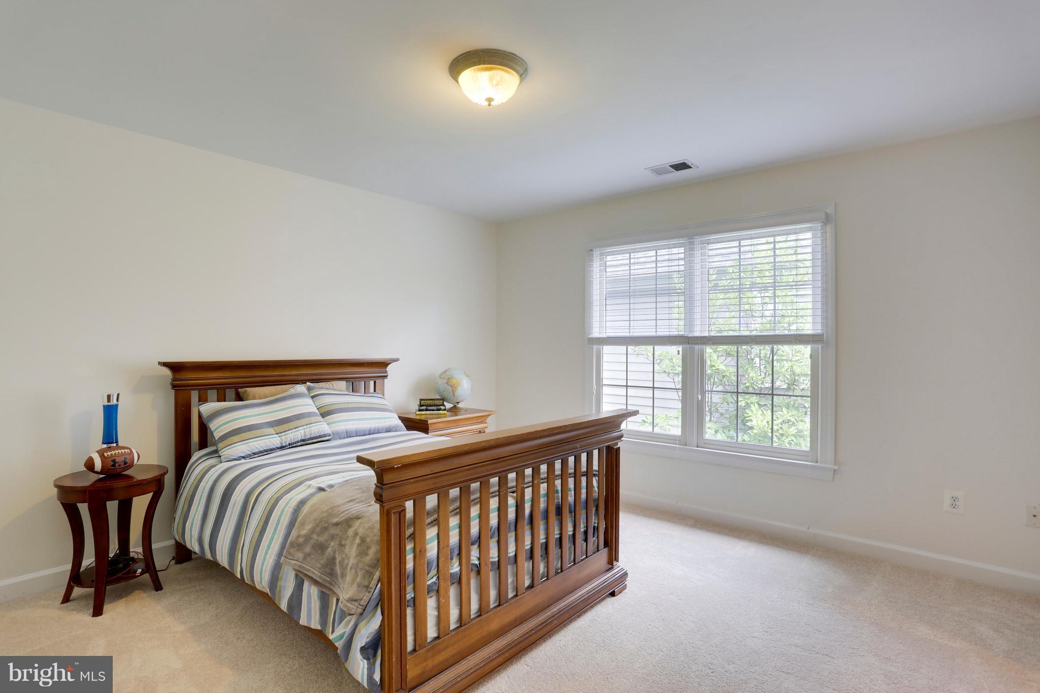 AYRLAWN - Residential