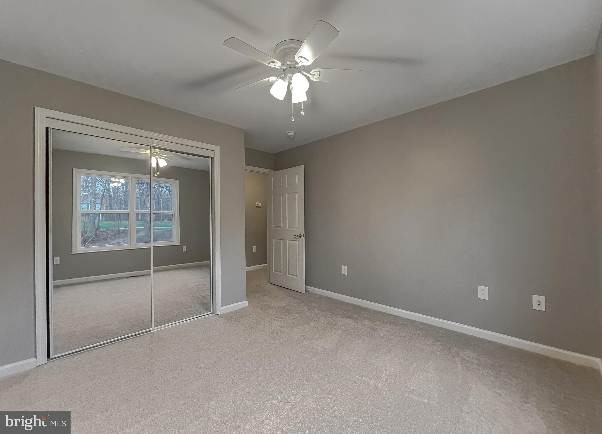 COUNTRY LAKES - Residential