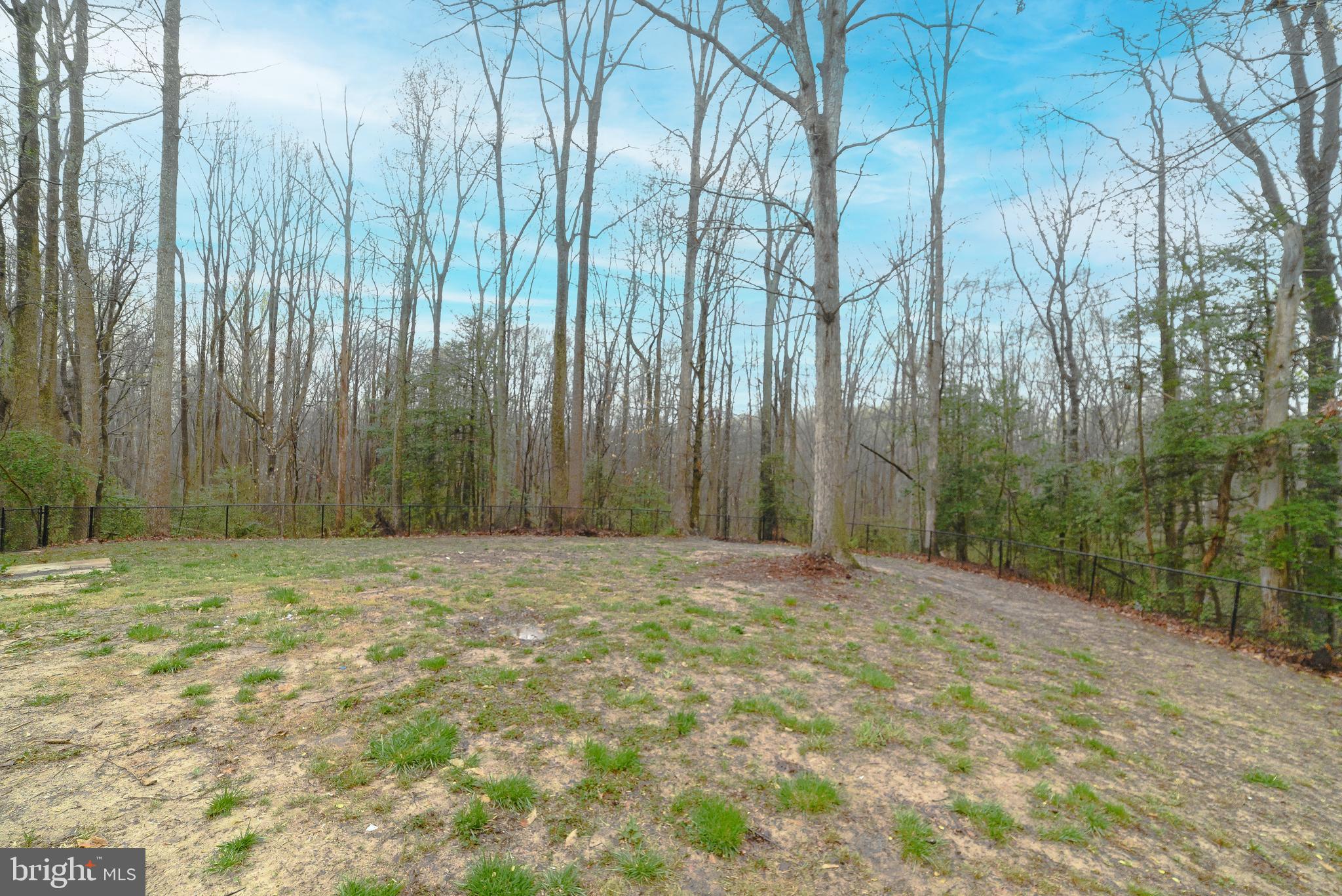 COUNTRY LAKES - Residential