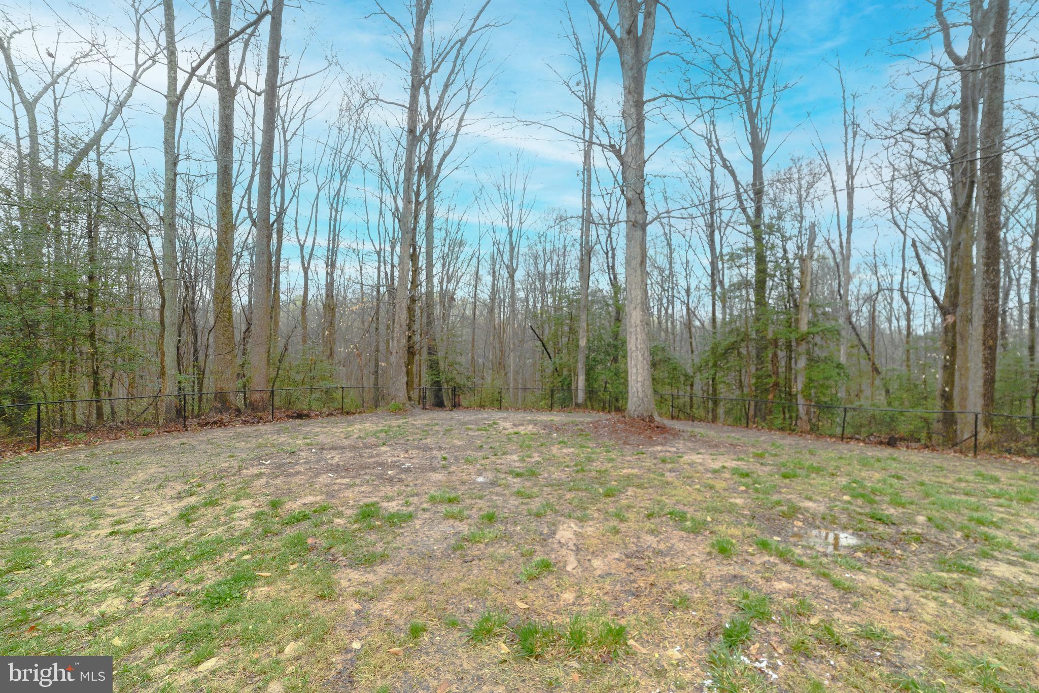 COUNTRY LAKES - Residential