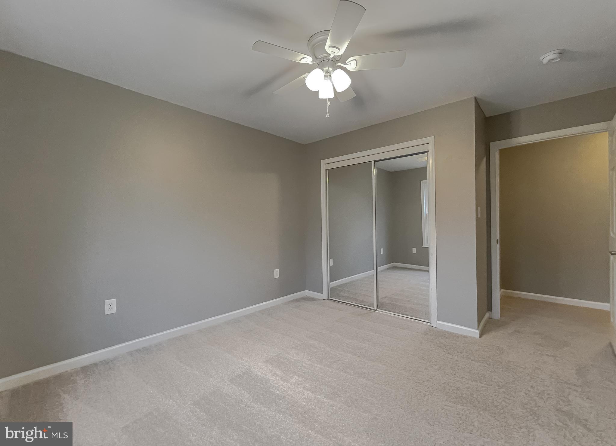 COUNTRY LAKES - Residential