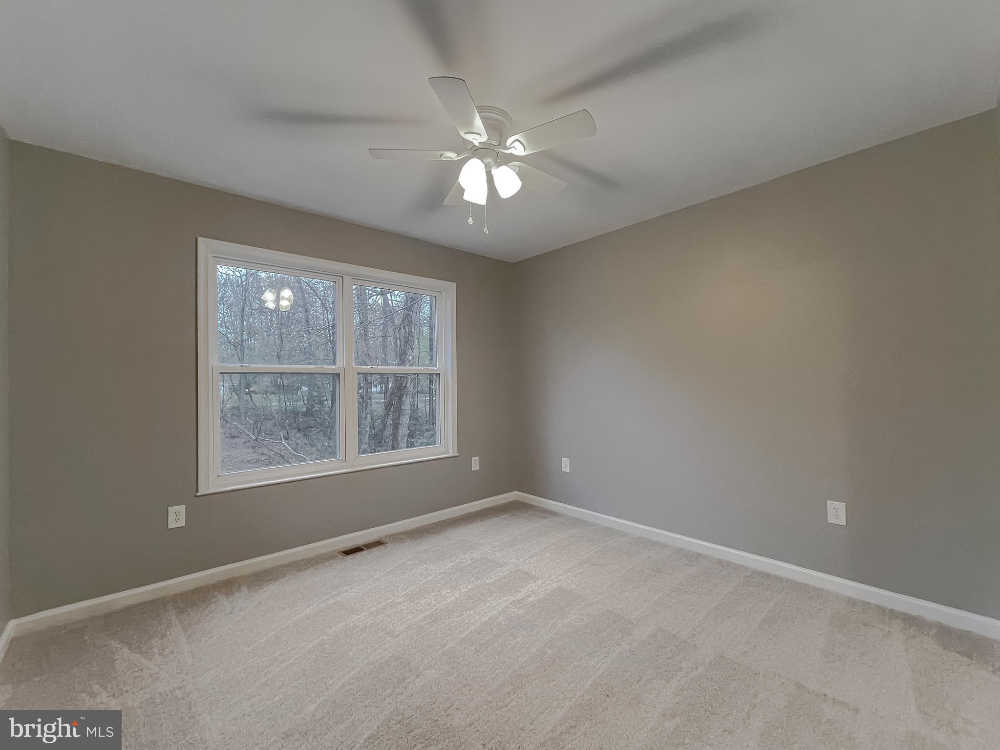 COUNTRY LAKES - Residential