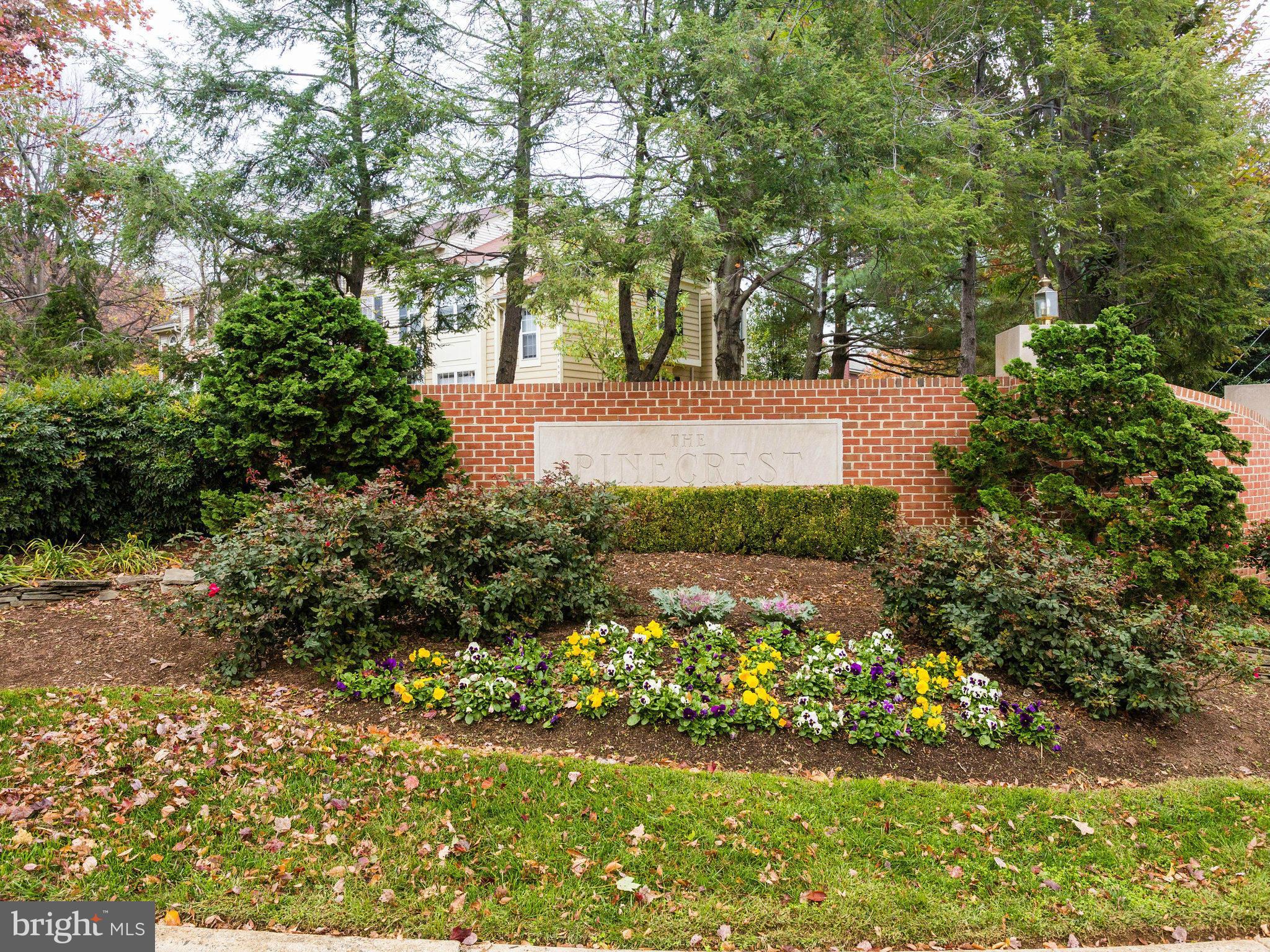 PINECREST - Residential