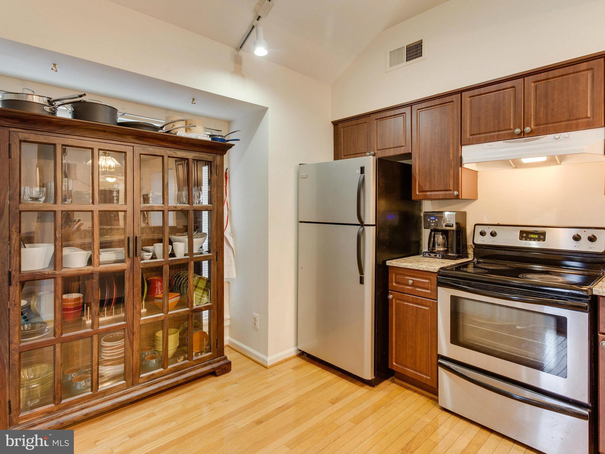 PINECREST - Residential