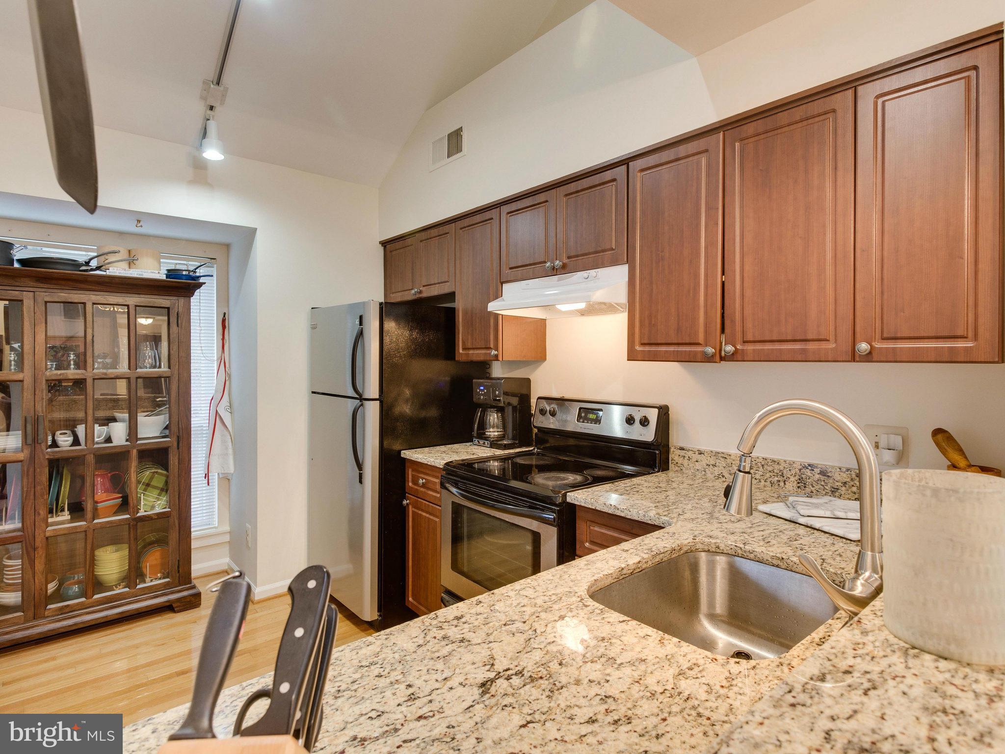 PINECREST - Residential