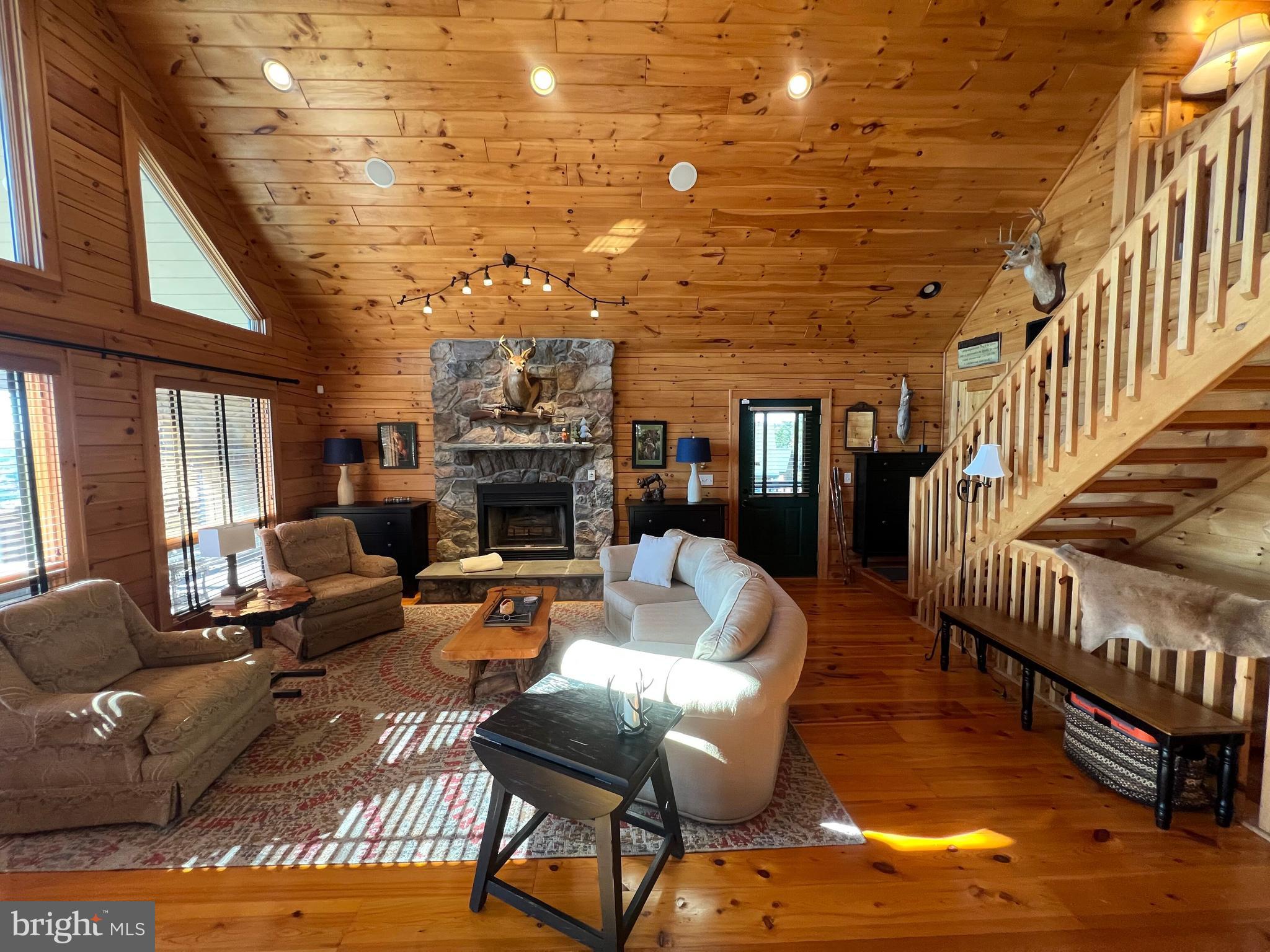 BLUFFS ON THE POTOMAC - Residential