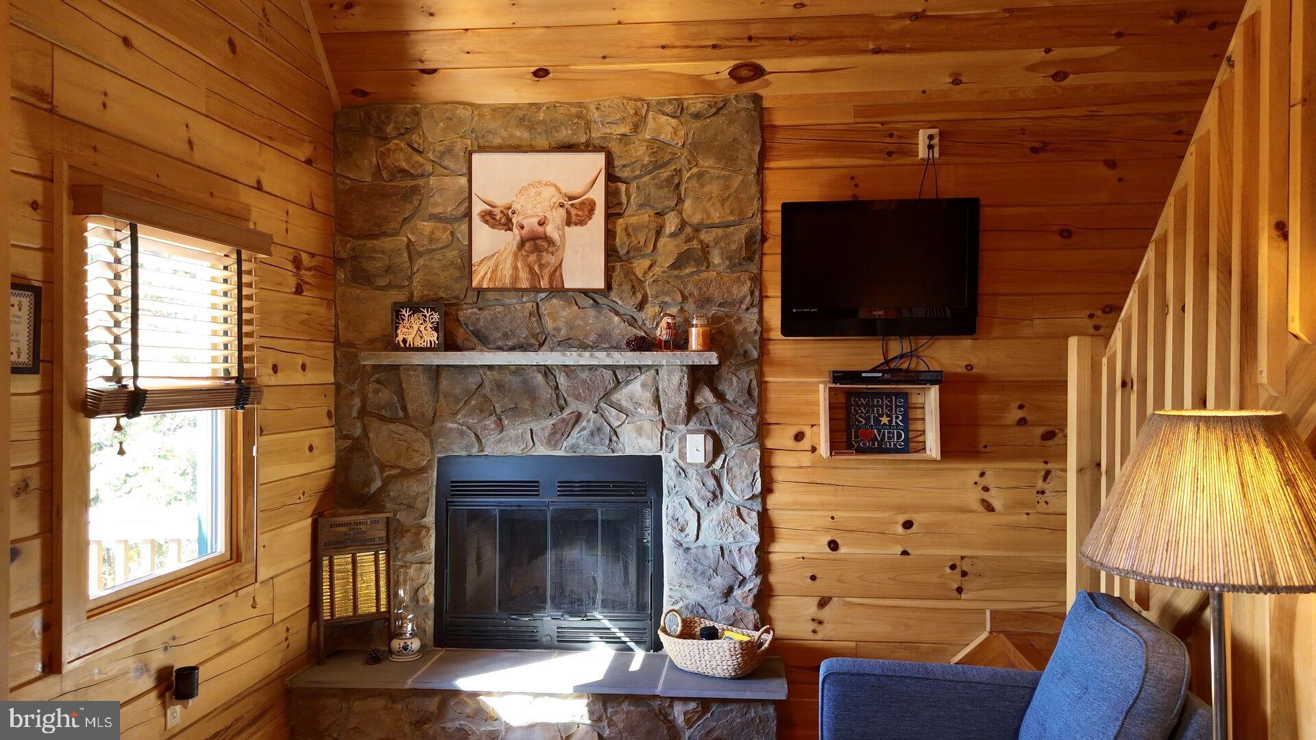 BLUFFS ON THE POTOMAC - Residential