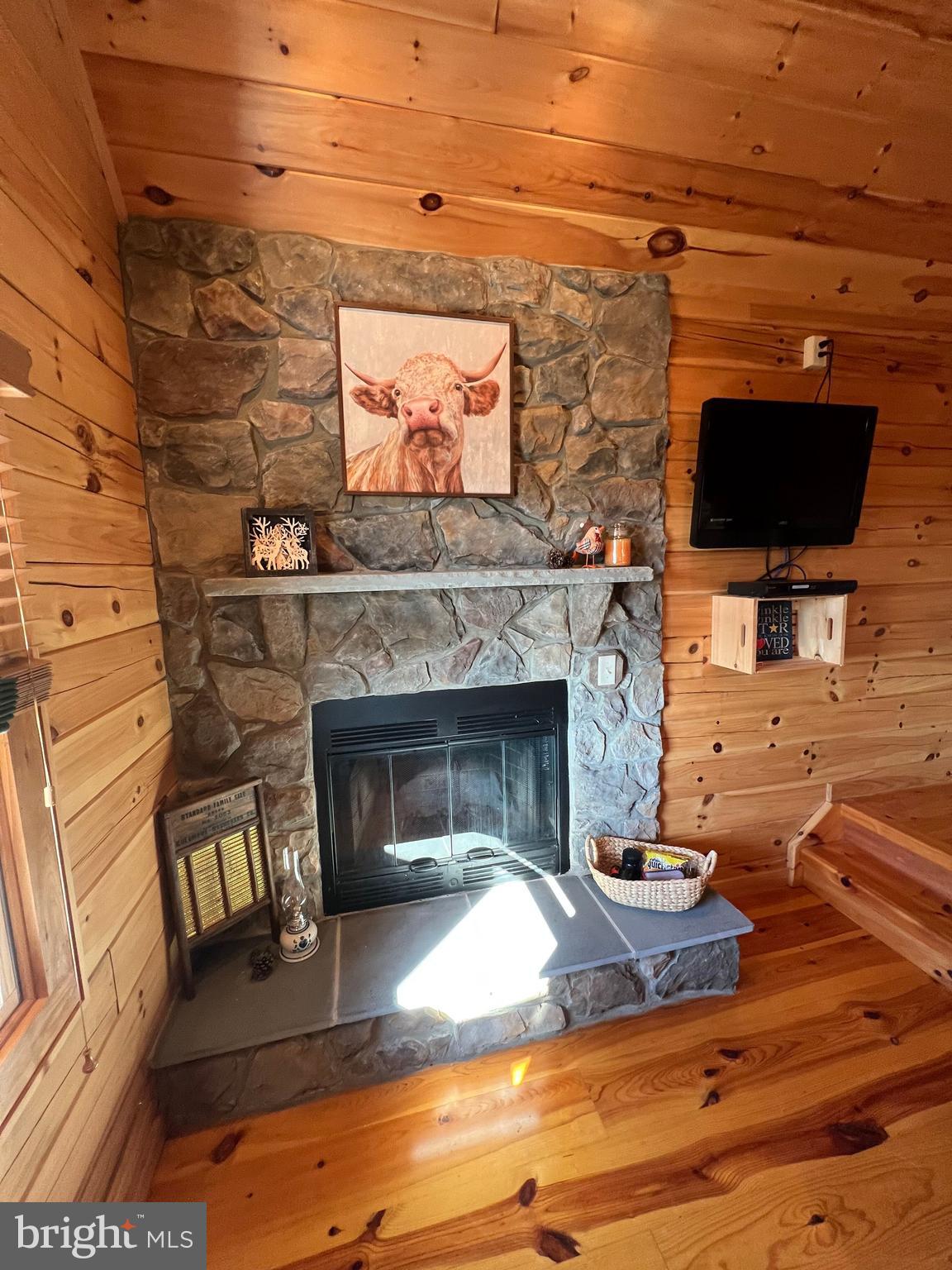 BLUFFS ON THE POTOMAC - Residential