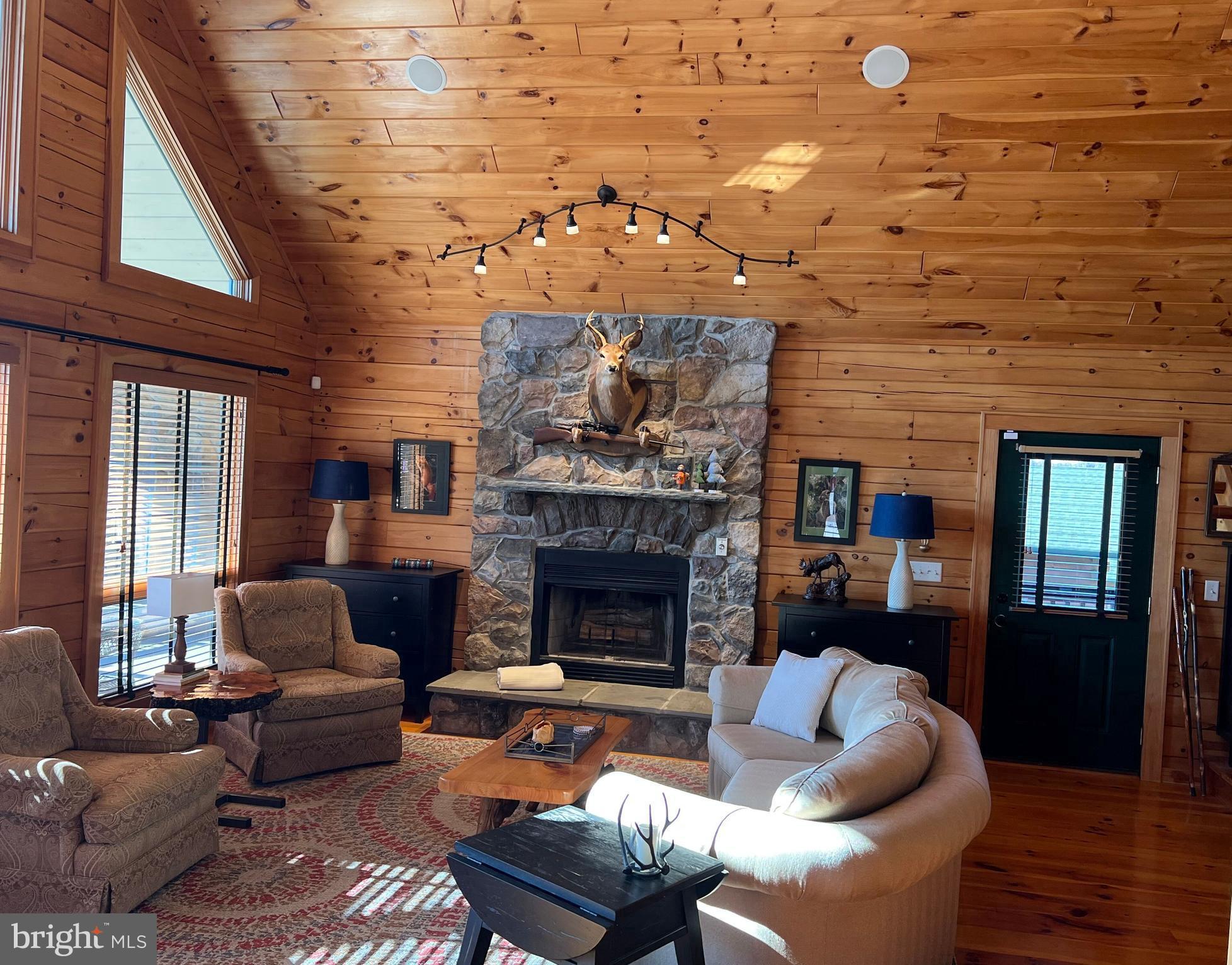 BLUFFS ON THE POTOMAC - Residential