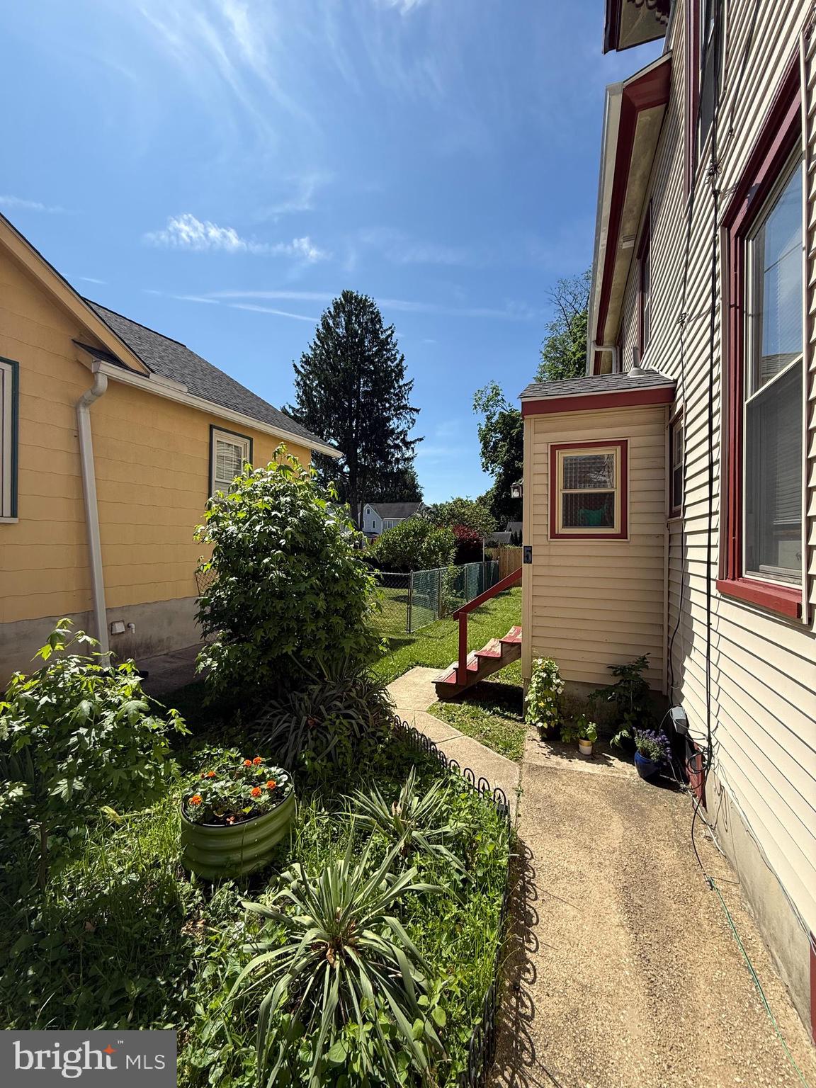 16 LINCOLN AVENUE 5