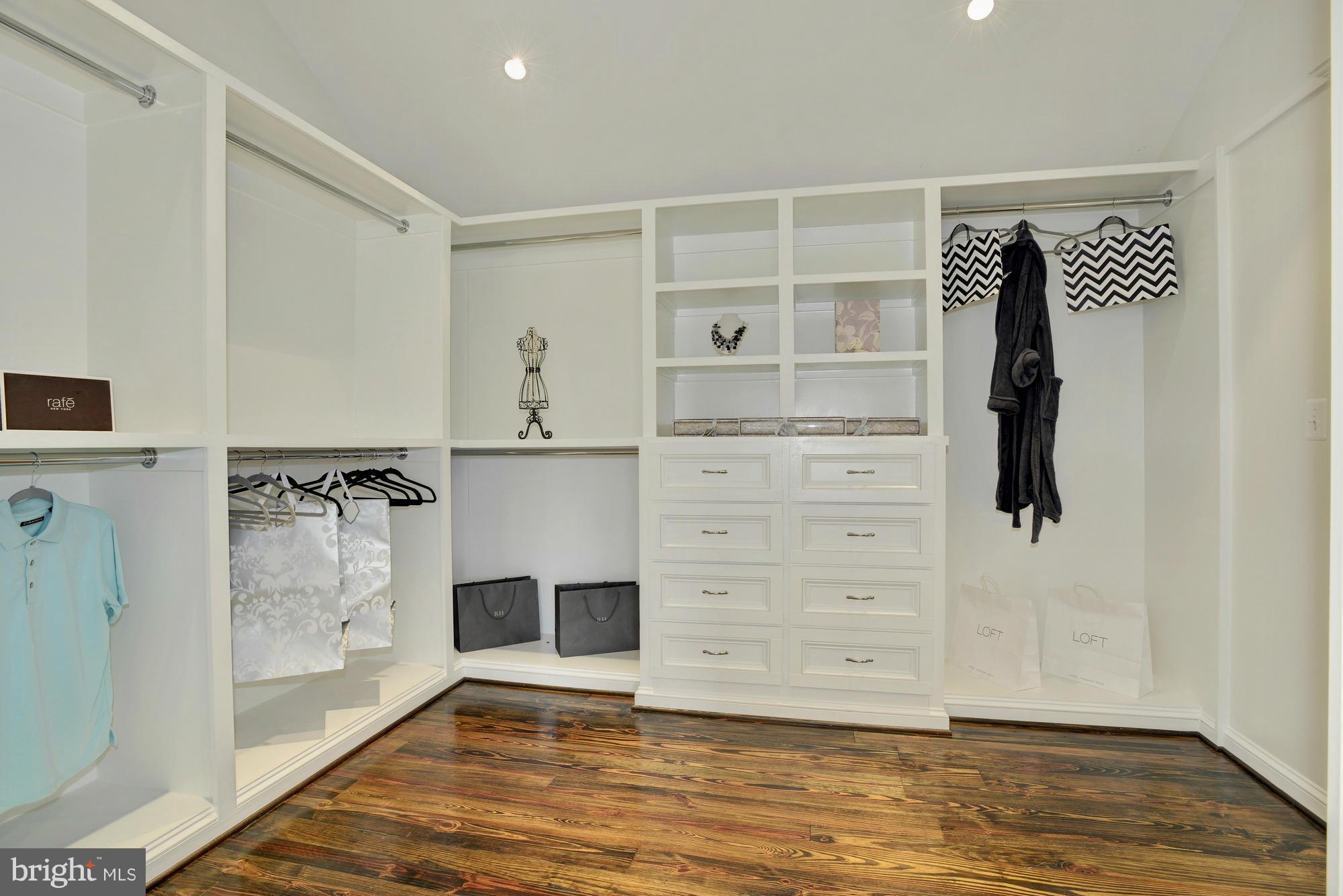 THREE SWALLOWS FARM - Residential