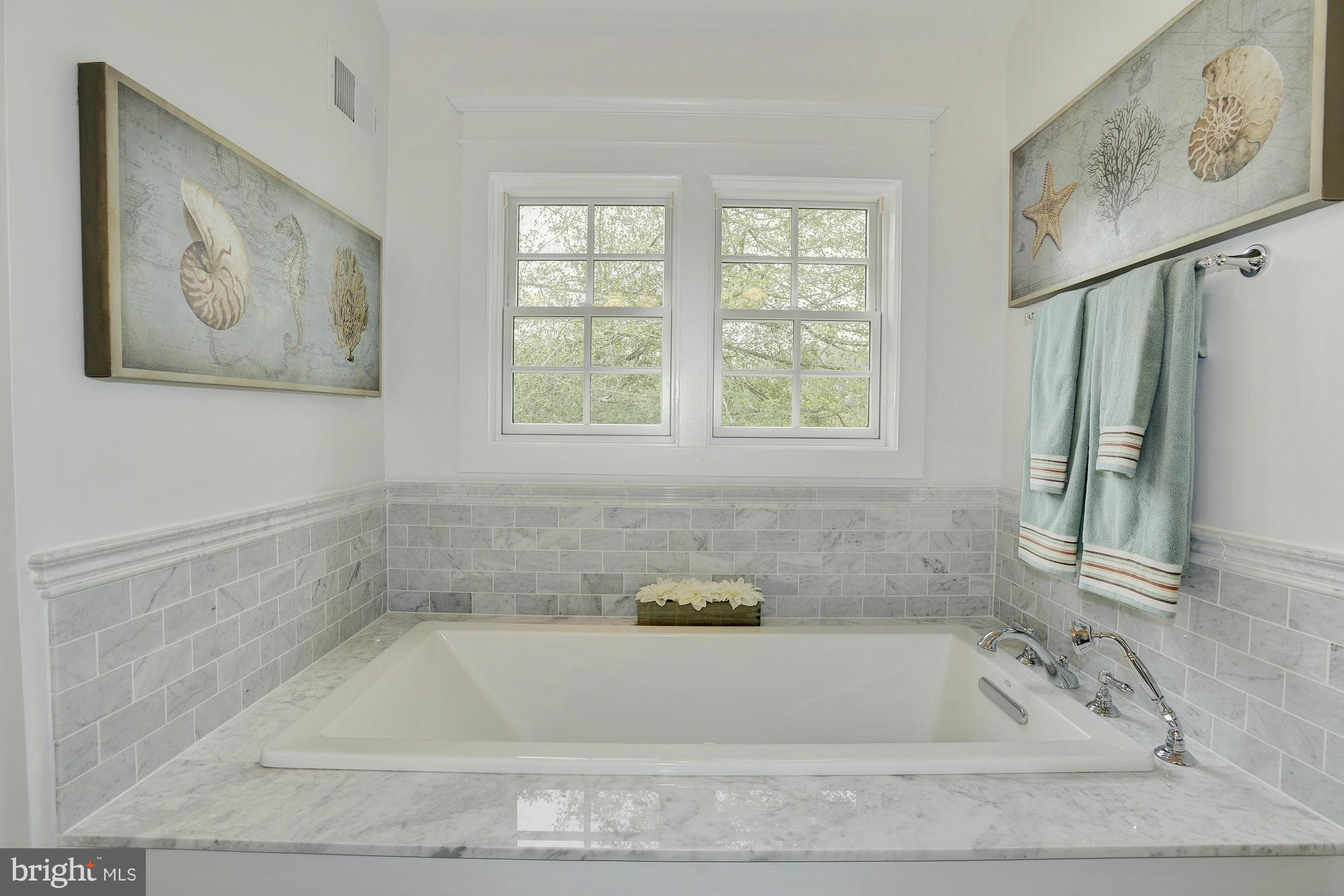 THREE SWALLOWS FARM - Residential