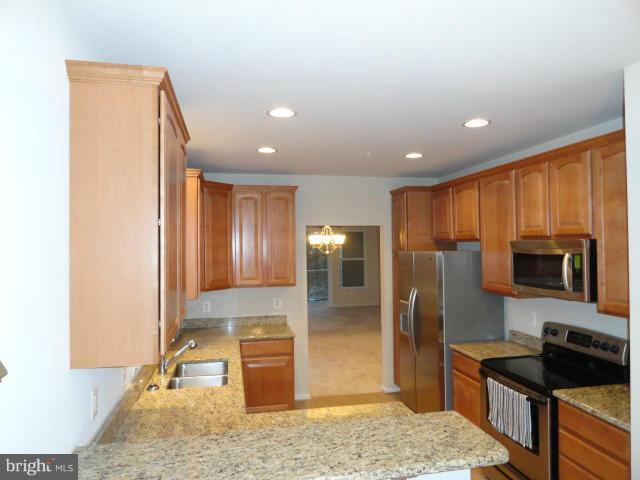 OYSTER BAY CONDOMINIUMS - Residential Lease