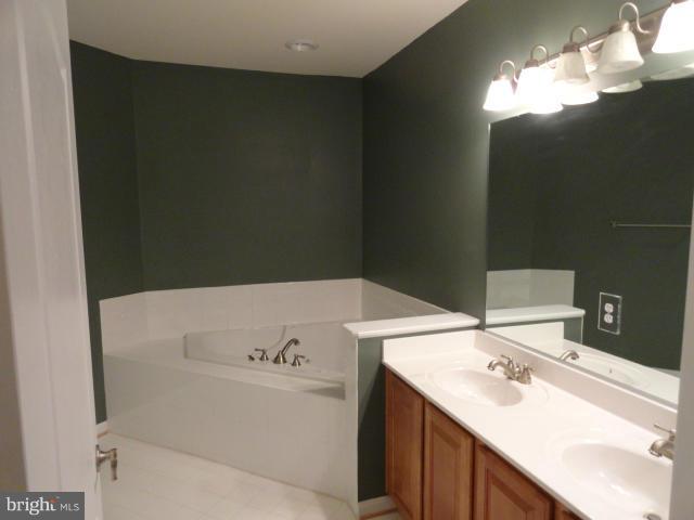 OYSTER BAY CONDOMINIUMS - Residential Lease