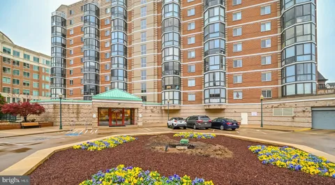 24 Courthouse Square Unit 702, Rockville, MD MLS: MDMC2172484