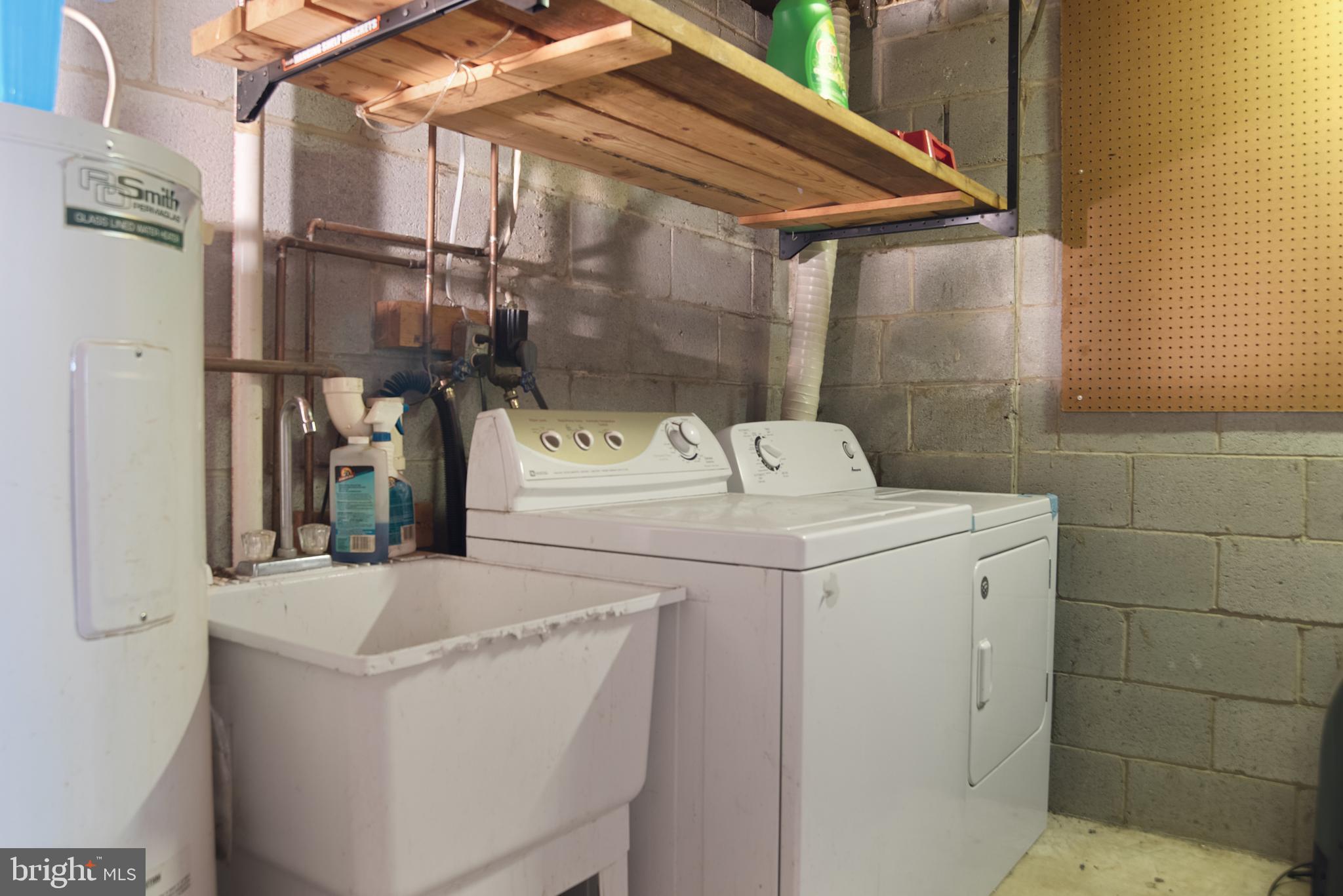 WOODS EDGE TOWNHOME CONDOMINIUMS - Residential