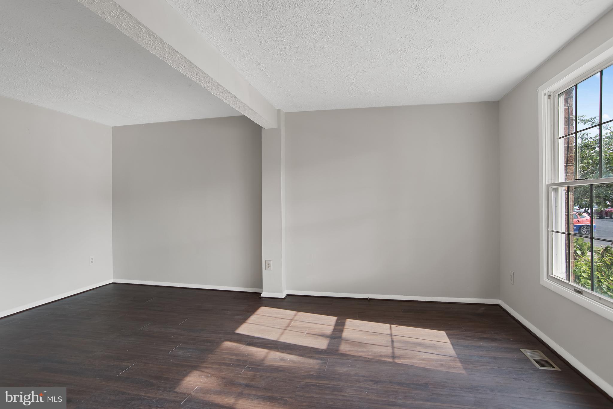 WOODS EDGE TOWNHOME CONDOMINIUMS - Residential