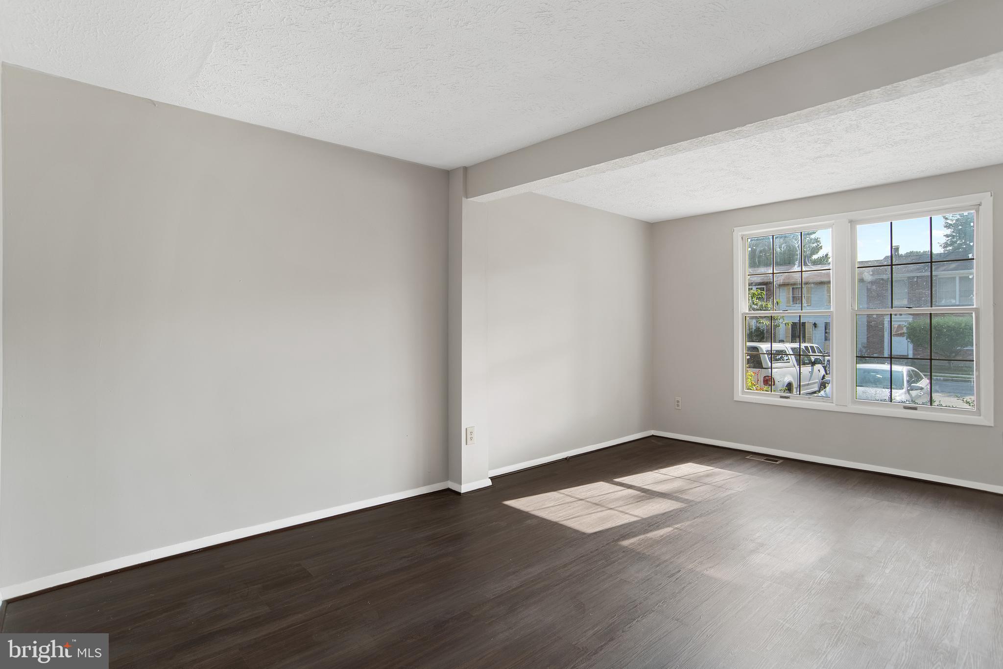 WOODS EDGE TOWNHOME CONDOMINIUMS - Residential