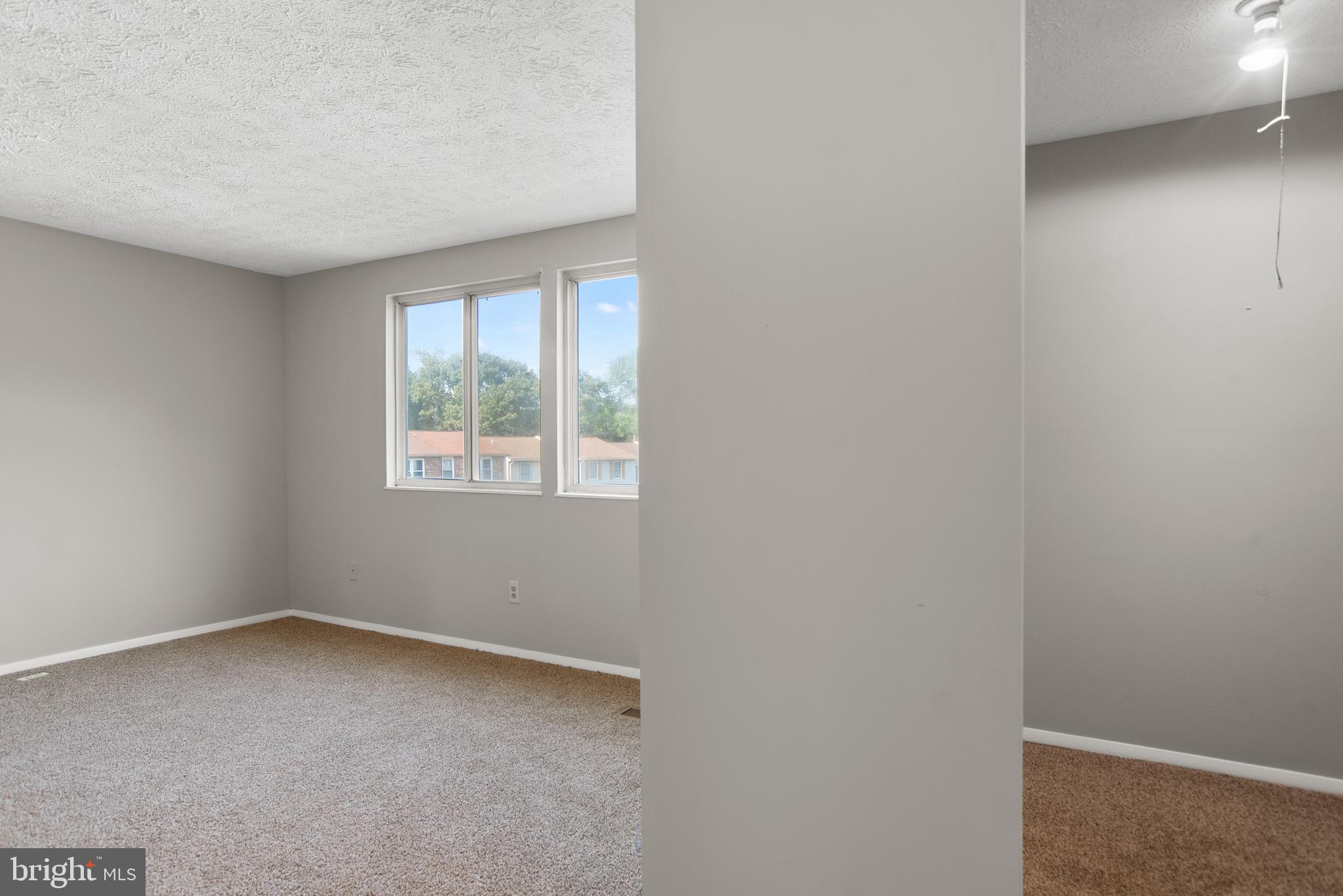 WOODS EDGE TOWNHOME CONDOMINIUMS - Residential