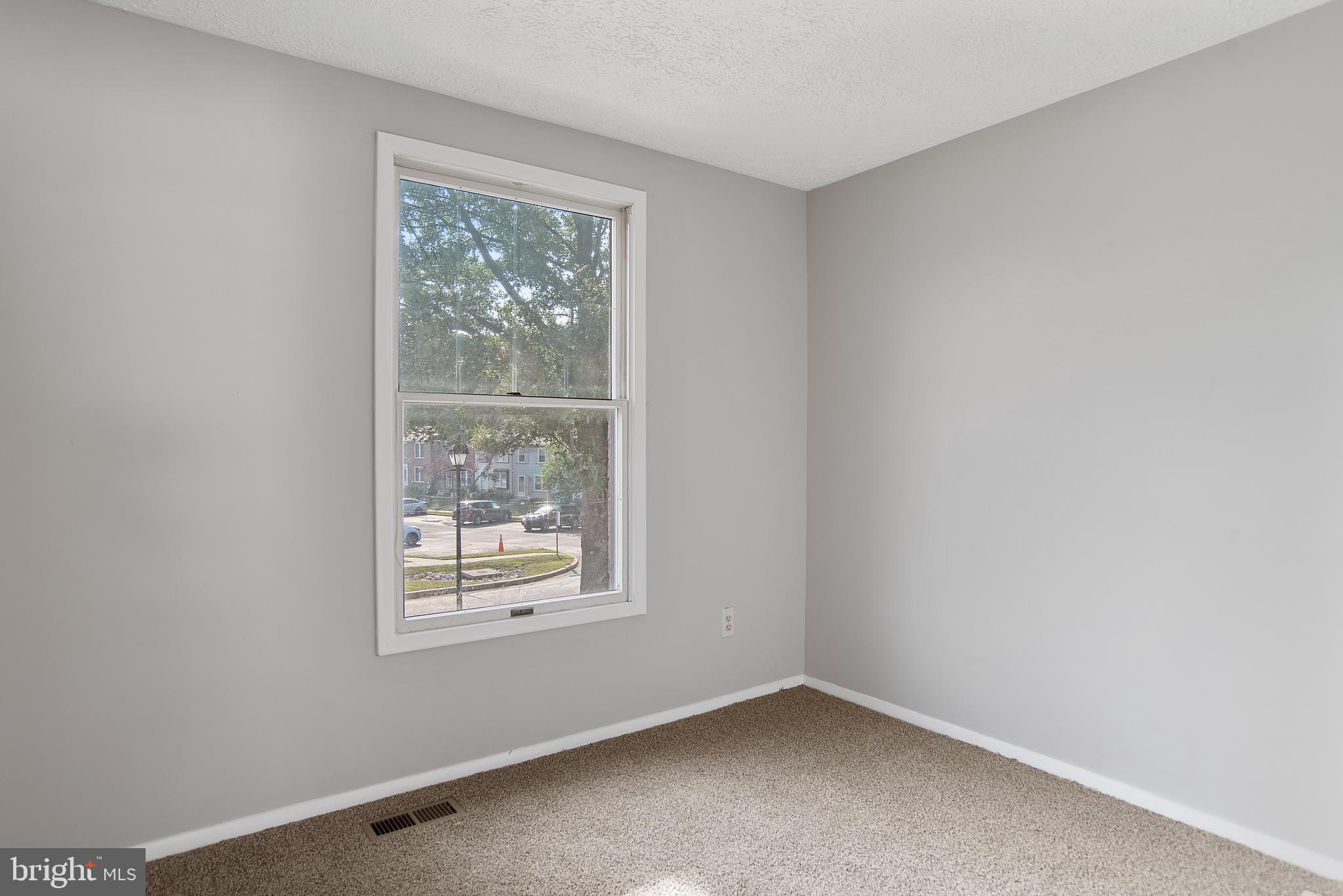 WOODS EDGE TOWNHOME CONDOMINIUMS - Residential