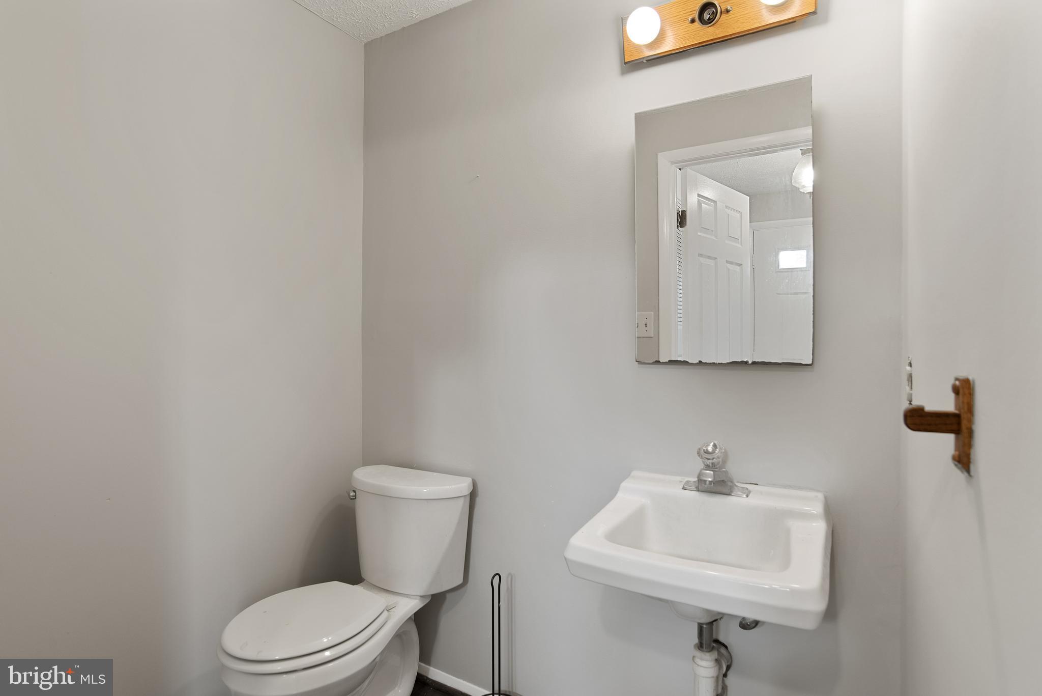 WOODS EDGE TOWNHOME CONDOMINIUMS - Residential