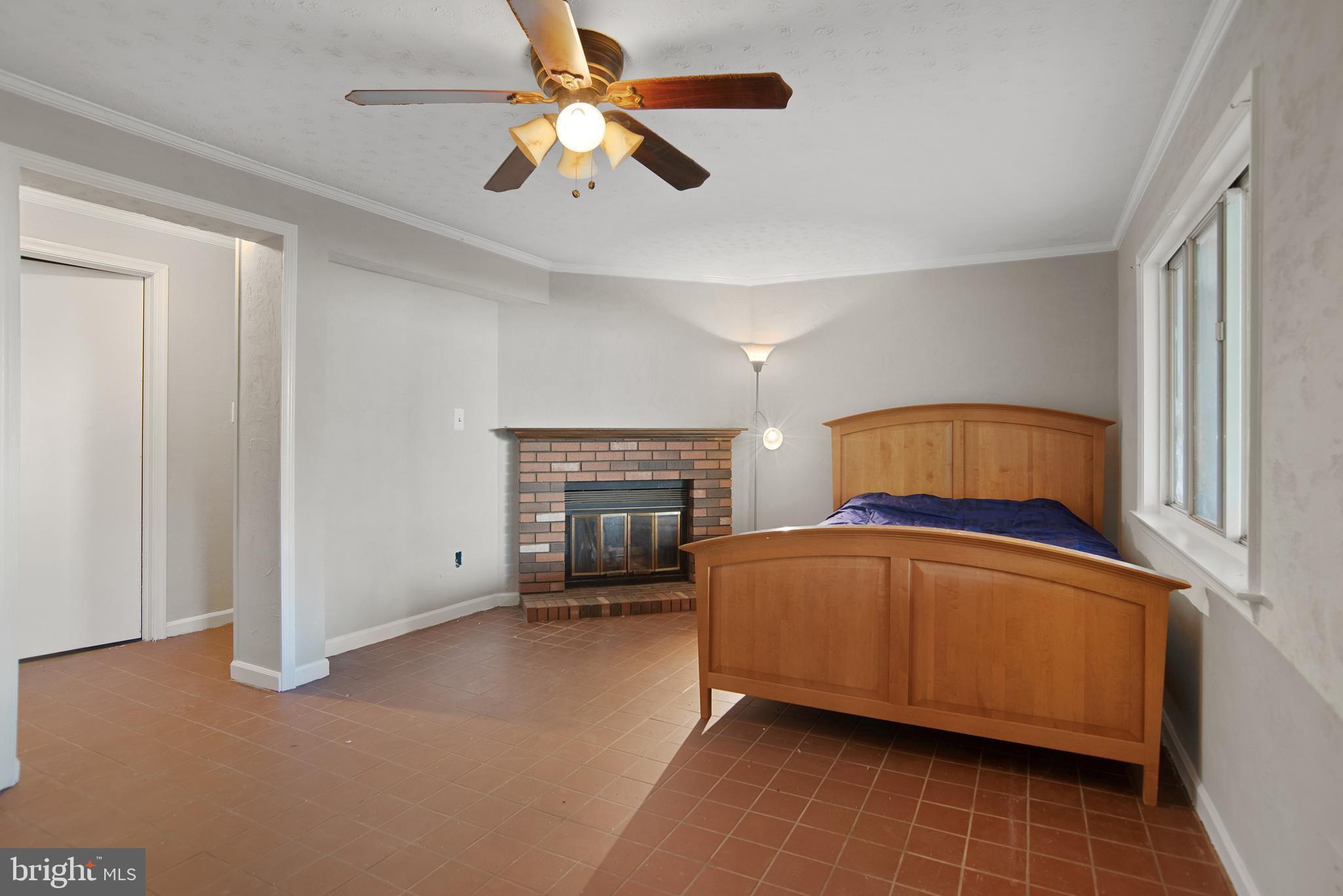 WOODS EDGE TOWNHOME CONDOMINIUMS - Residential