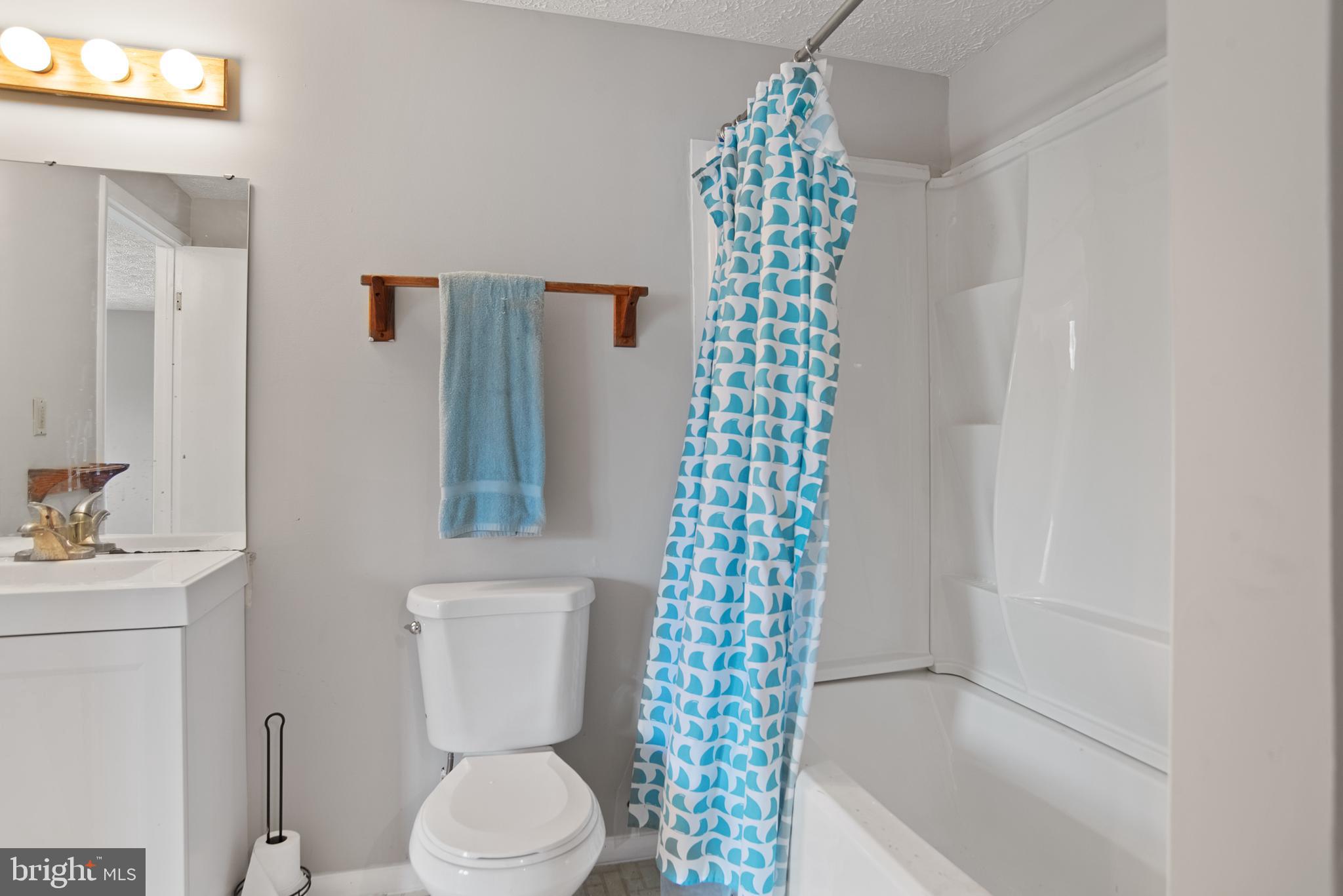 WOODS EDGE TOWNHOME CONDOMINIUMS - Residential