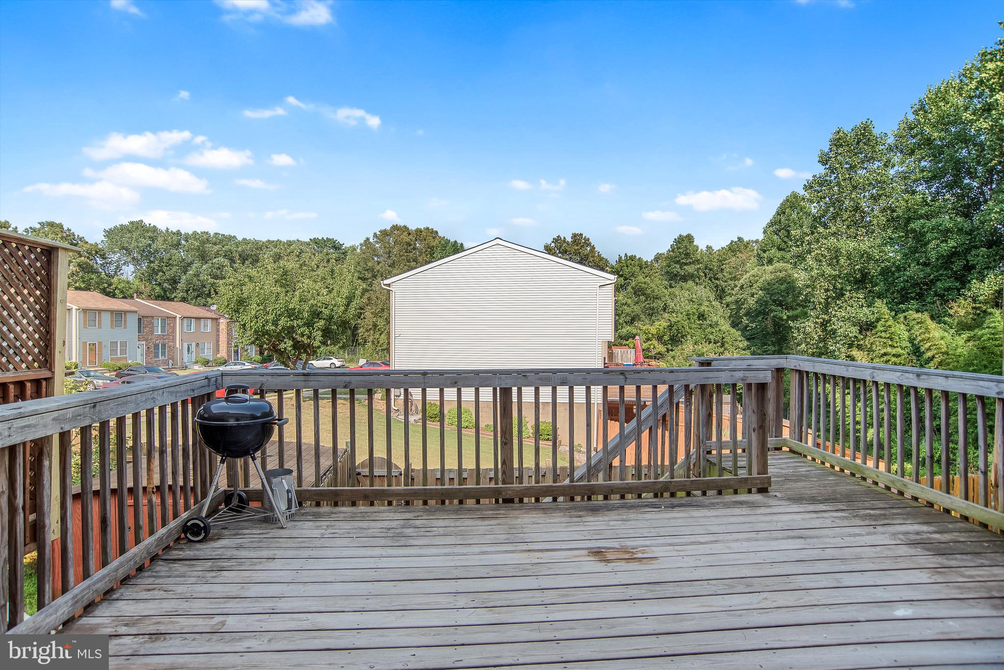 WOODS EDGE TOWNHOME CONDOMINIUMS - Residential