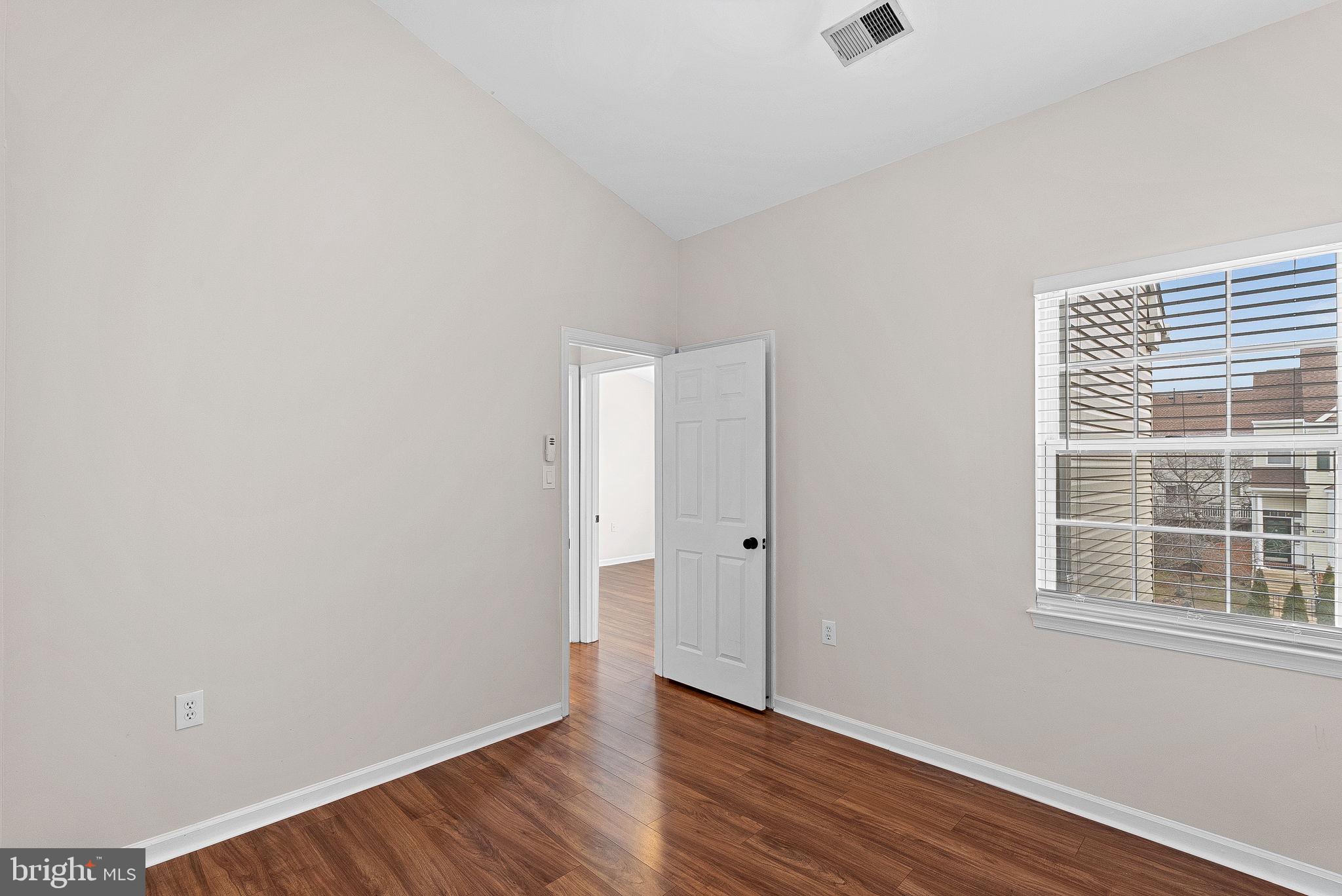 CASCADES - Residential Lease