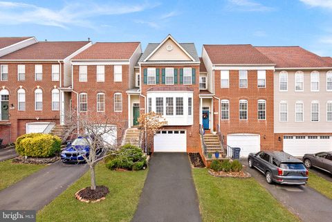 20905 SANDSTONE SQUARE STERLING VA 20165