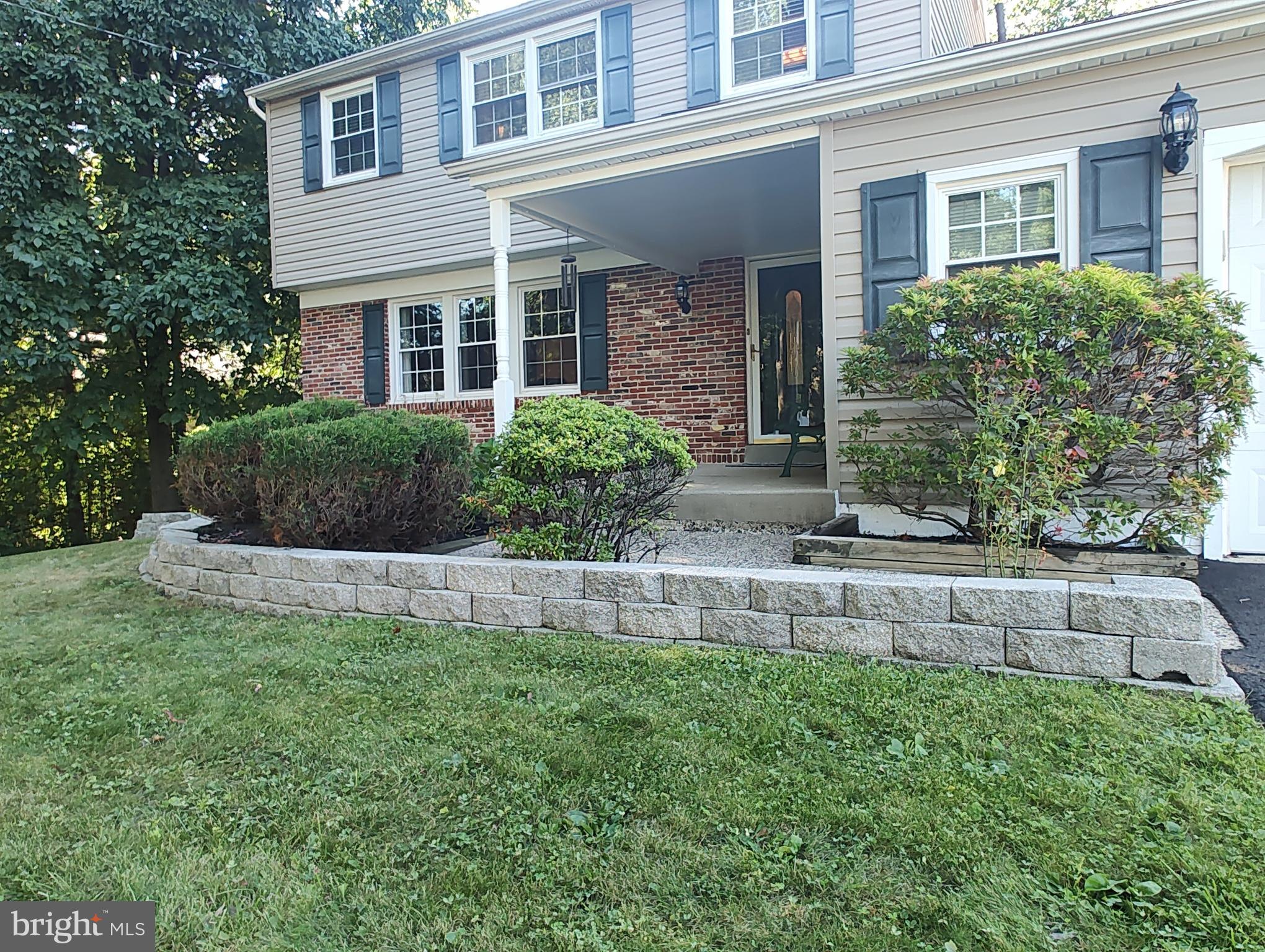 844 HOSTMAN AVENUE