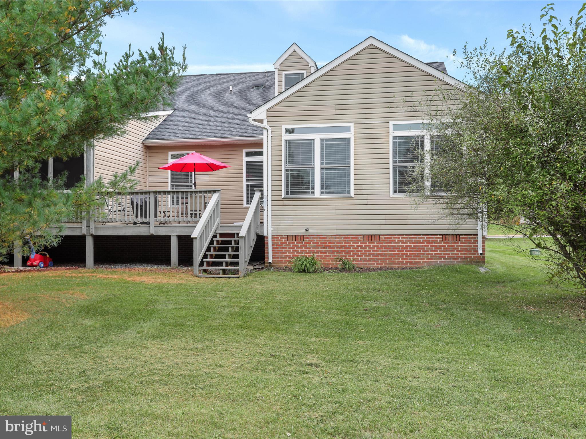 LOCUST HILL - Residential