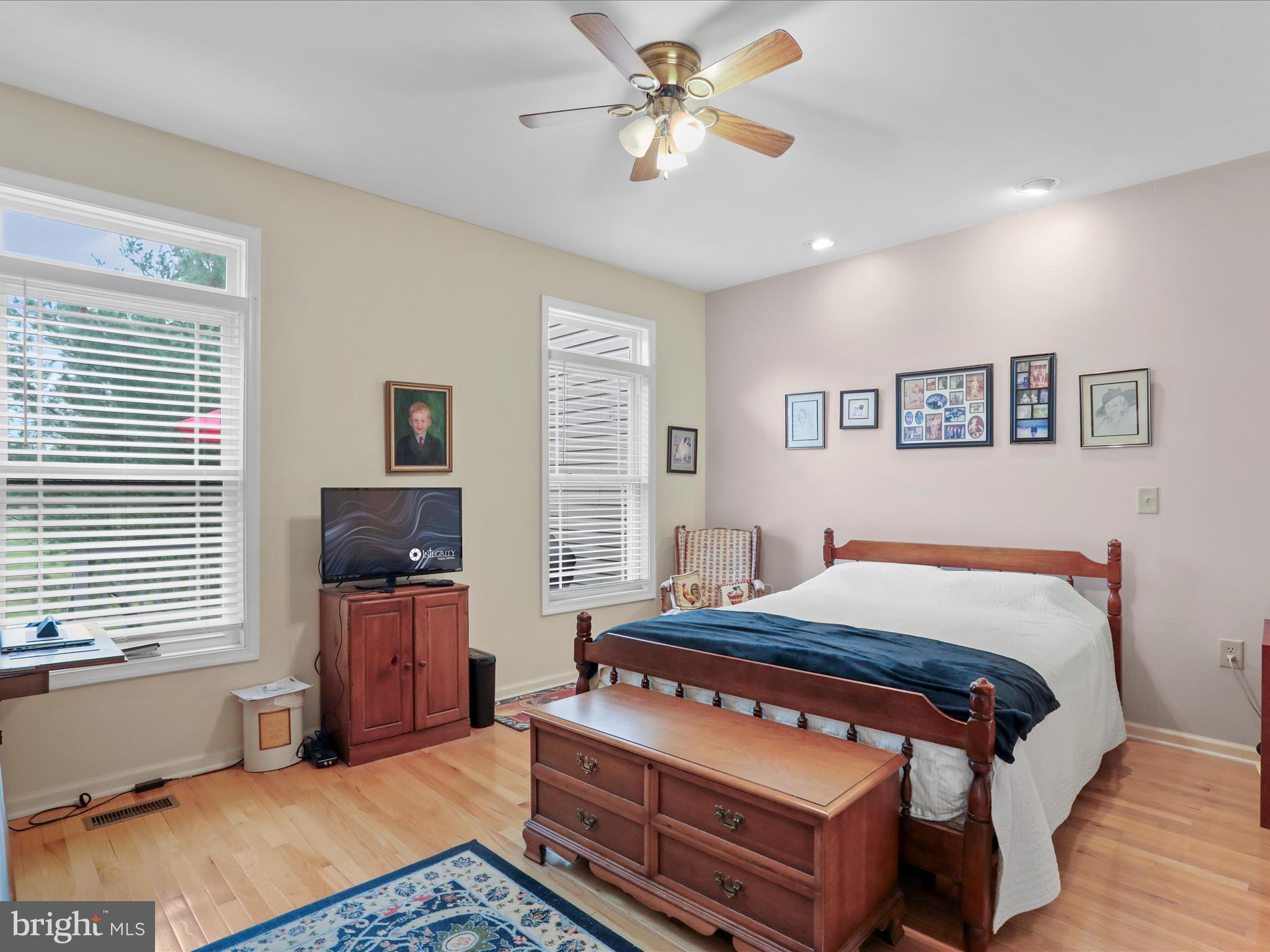 LOCUST HILL - Residential