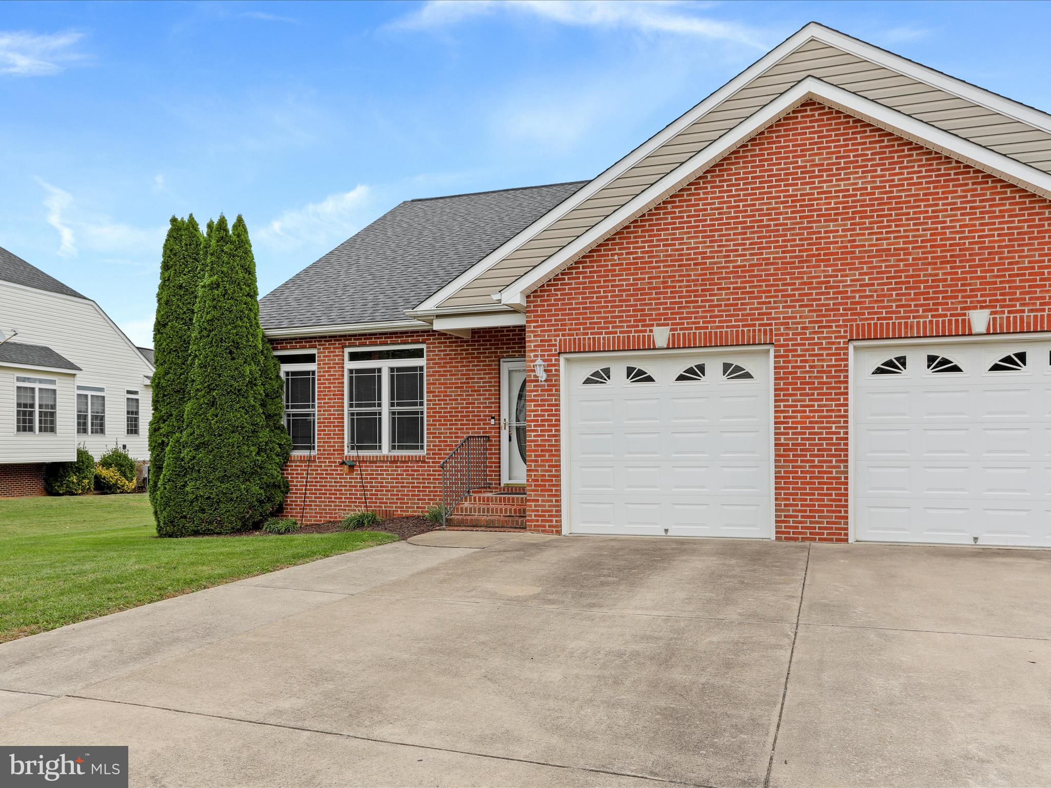 LOCUST HILL - Residential