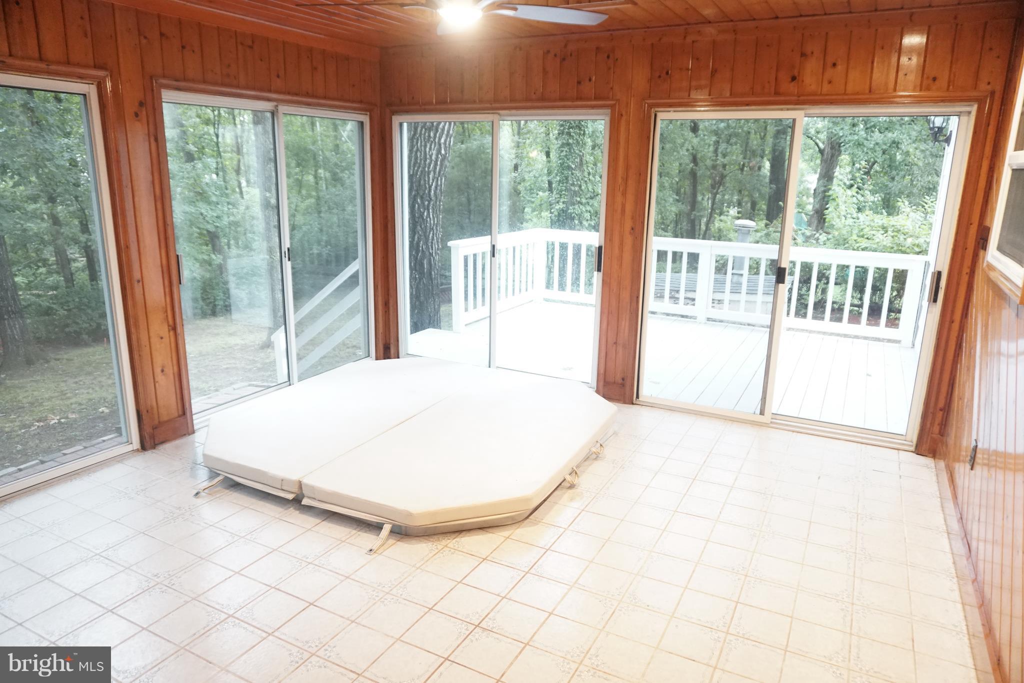 POINT OF WOODS - Residential