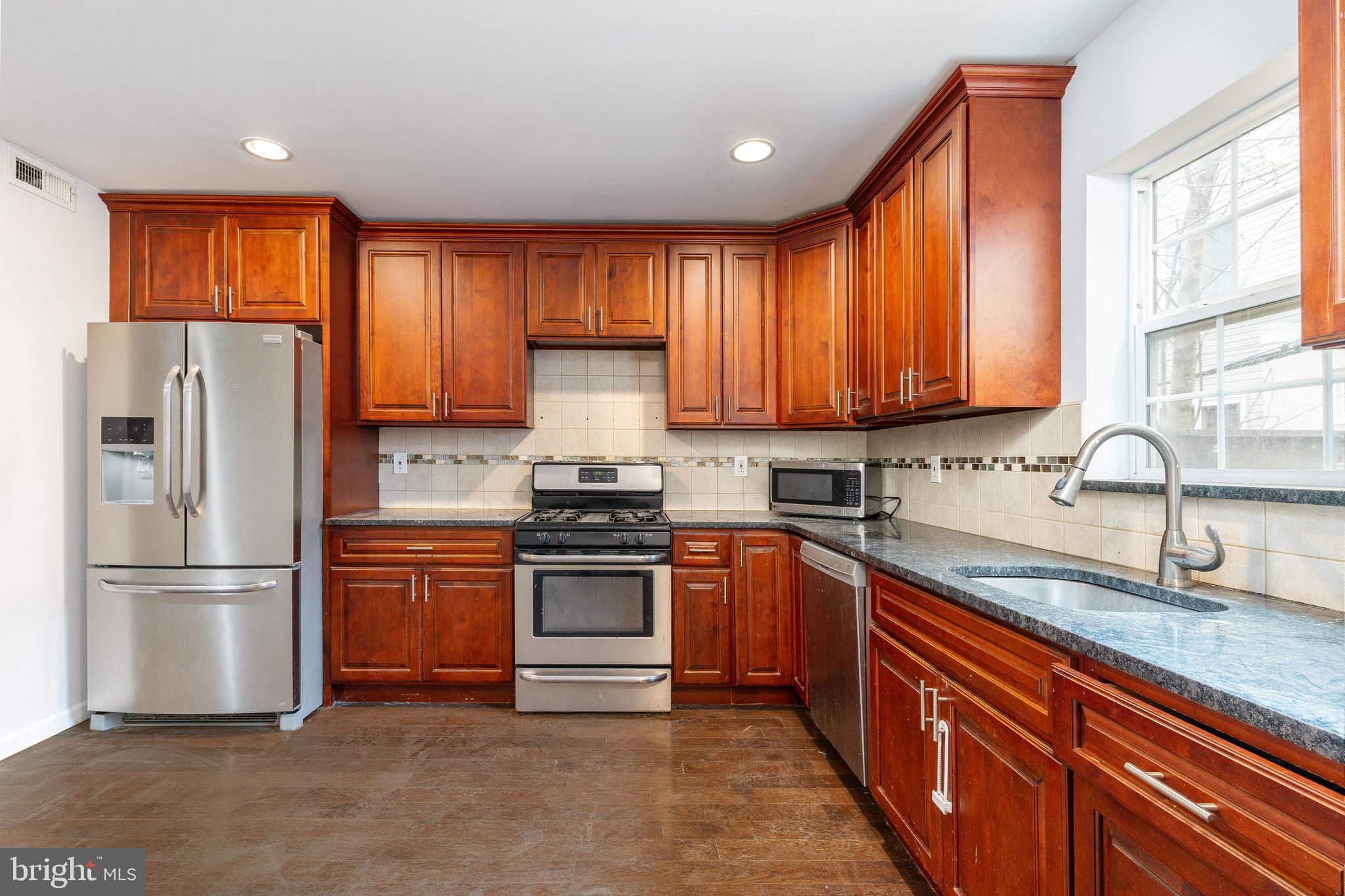 GRAYS FERRY - Residential