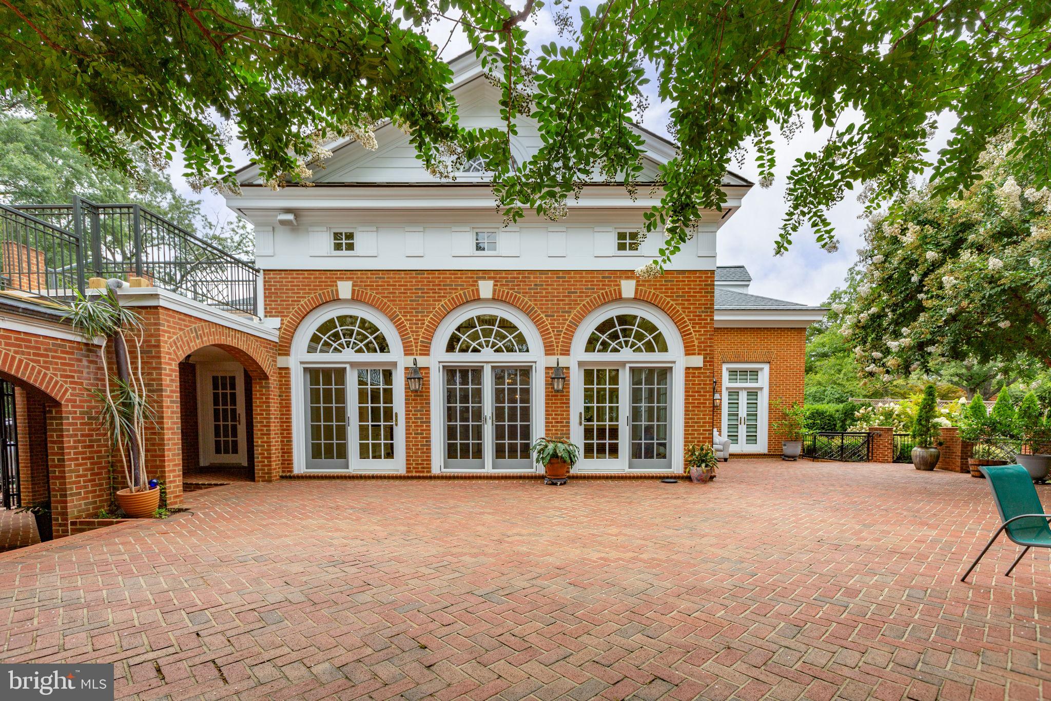 WESTMONT - Residential