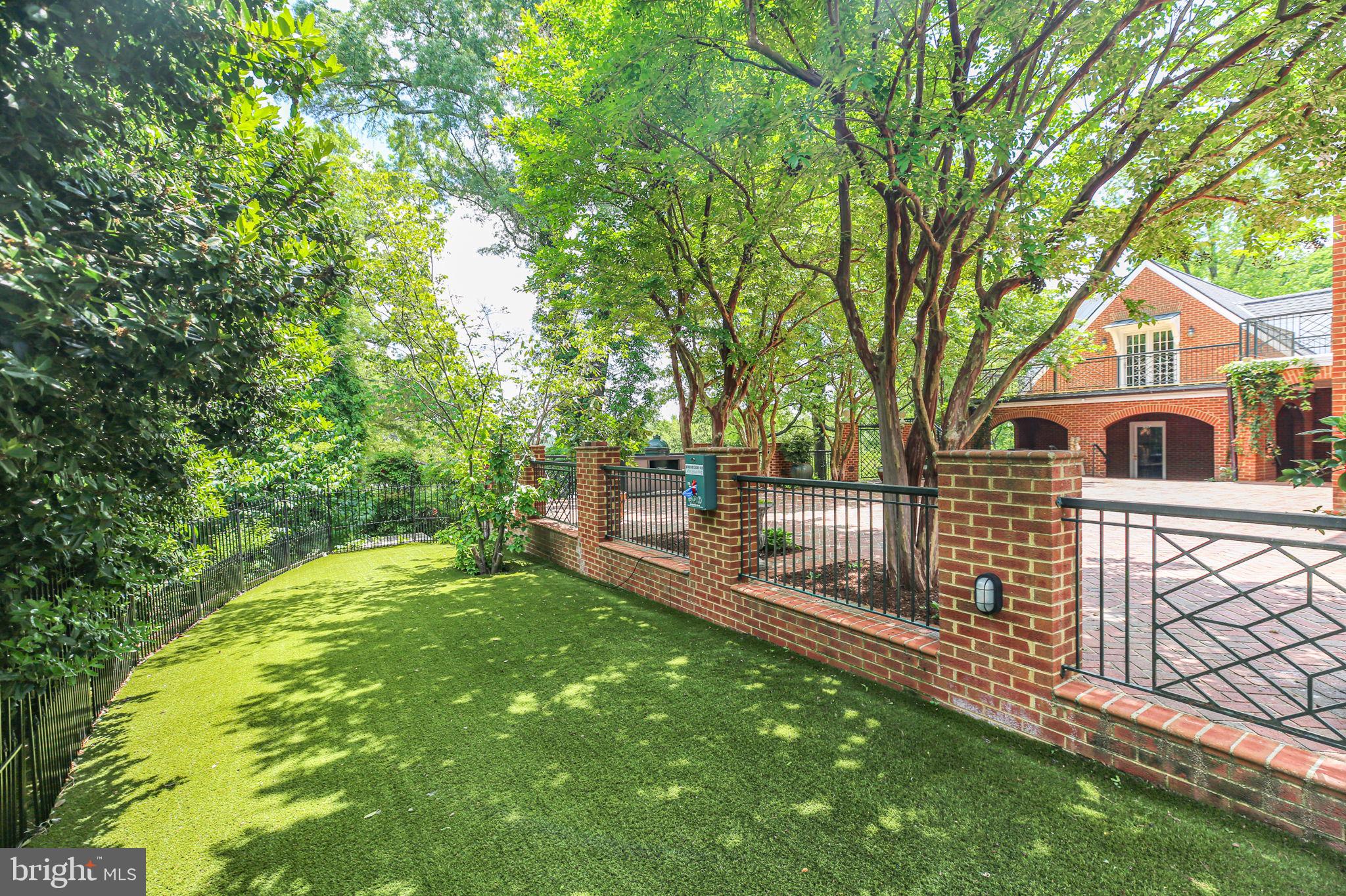 WESTMONT - Residential