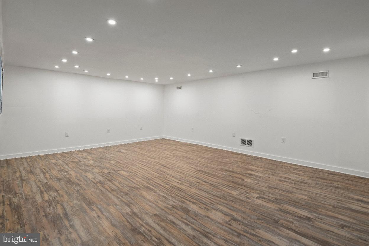 ELKINS PARK - Residential