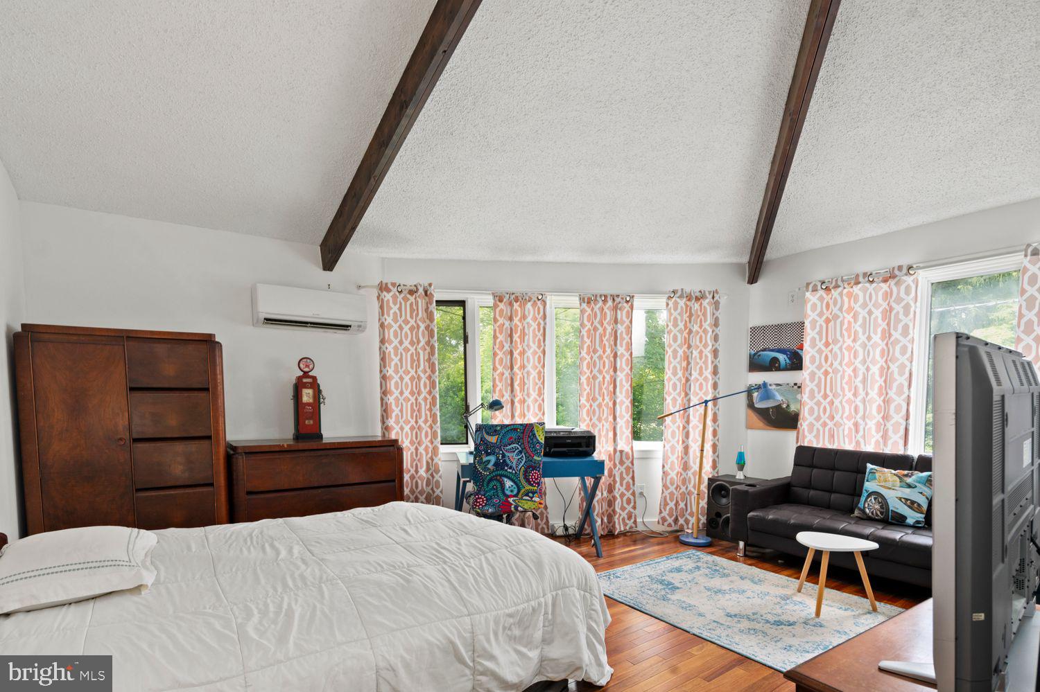 ELKINS PARK - Residential