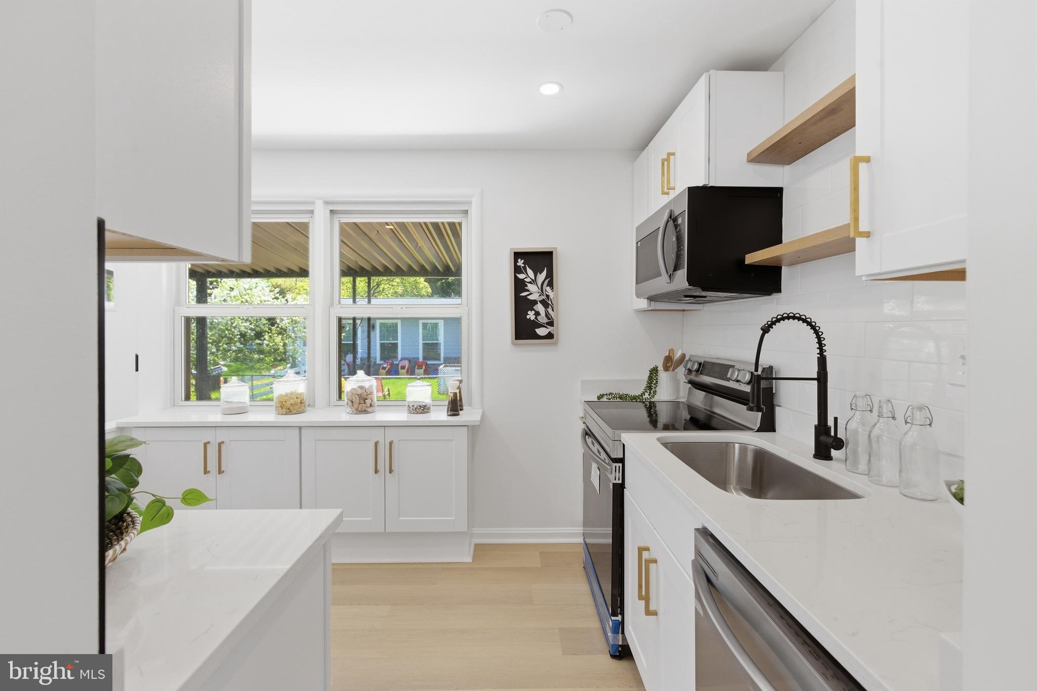 GREENWOOD KNOLLS - Residential