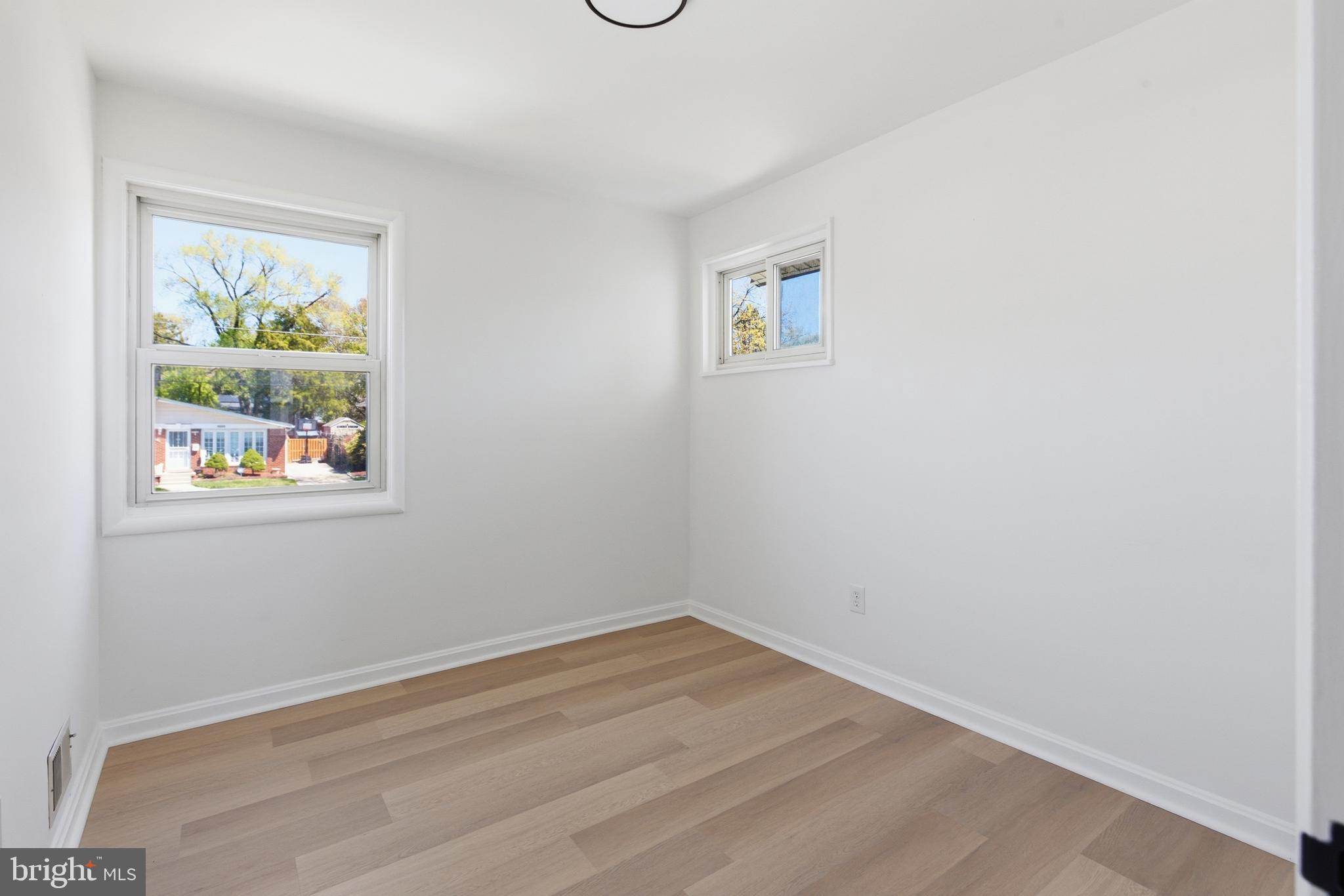 GREENWOOD KNOLLS - Residential
