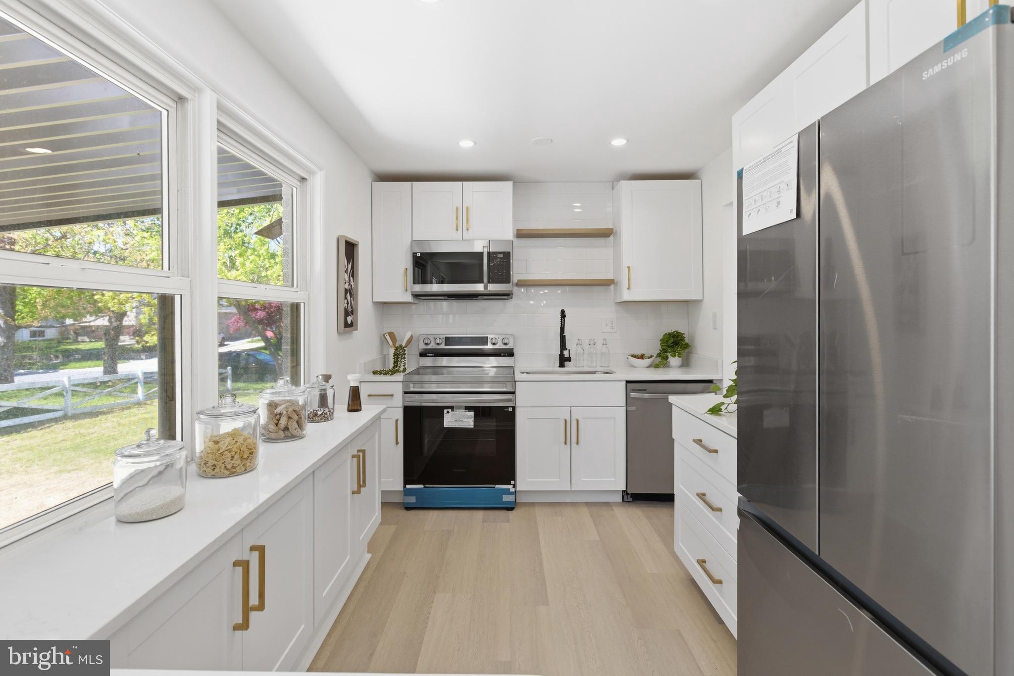 GREENWOOD KNOLLS - Residential
