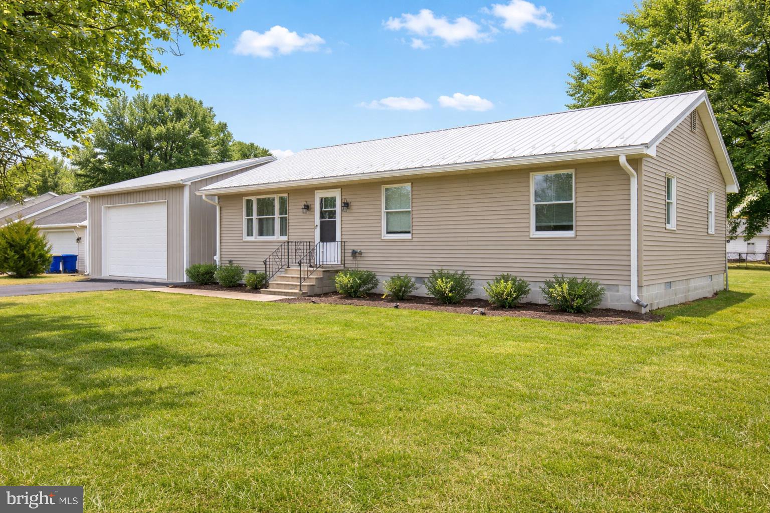 611 EVANS DRIVE