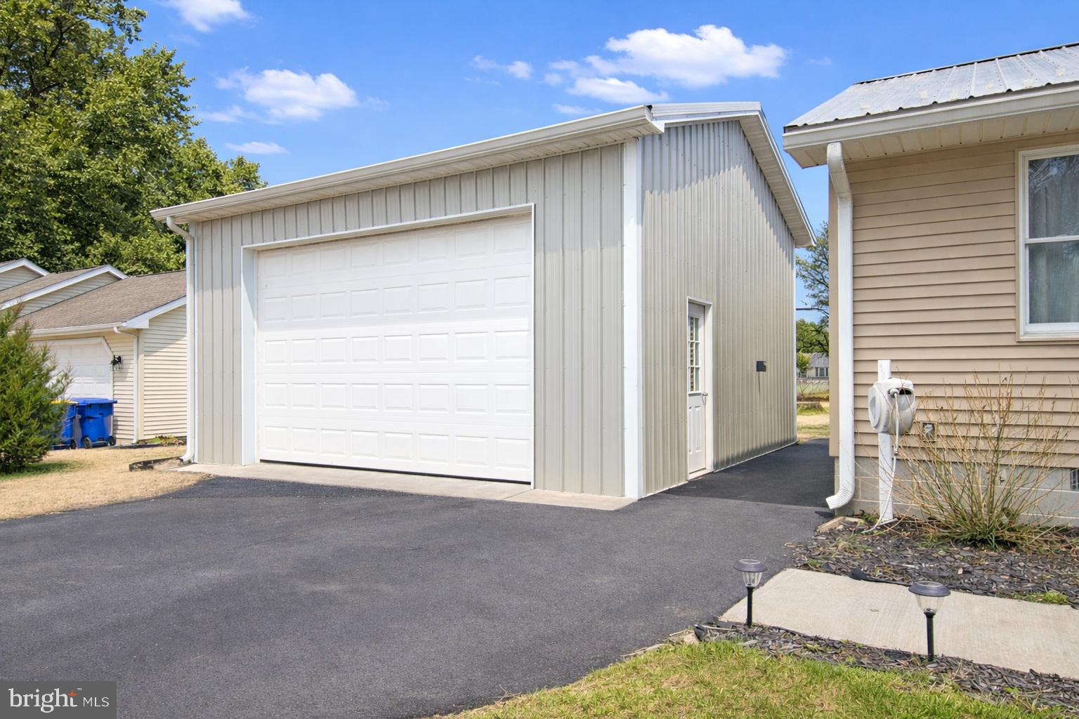611 EVANS DRIVE