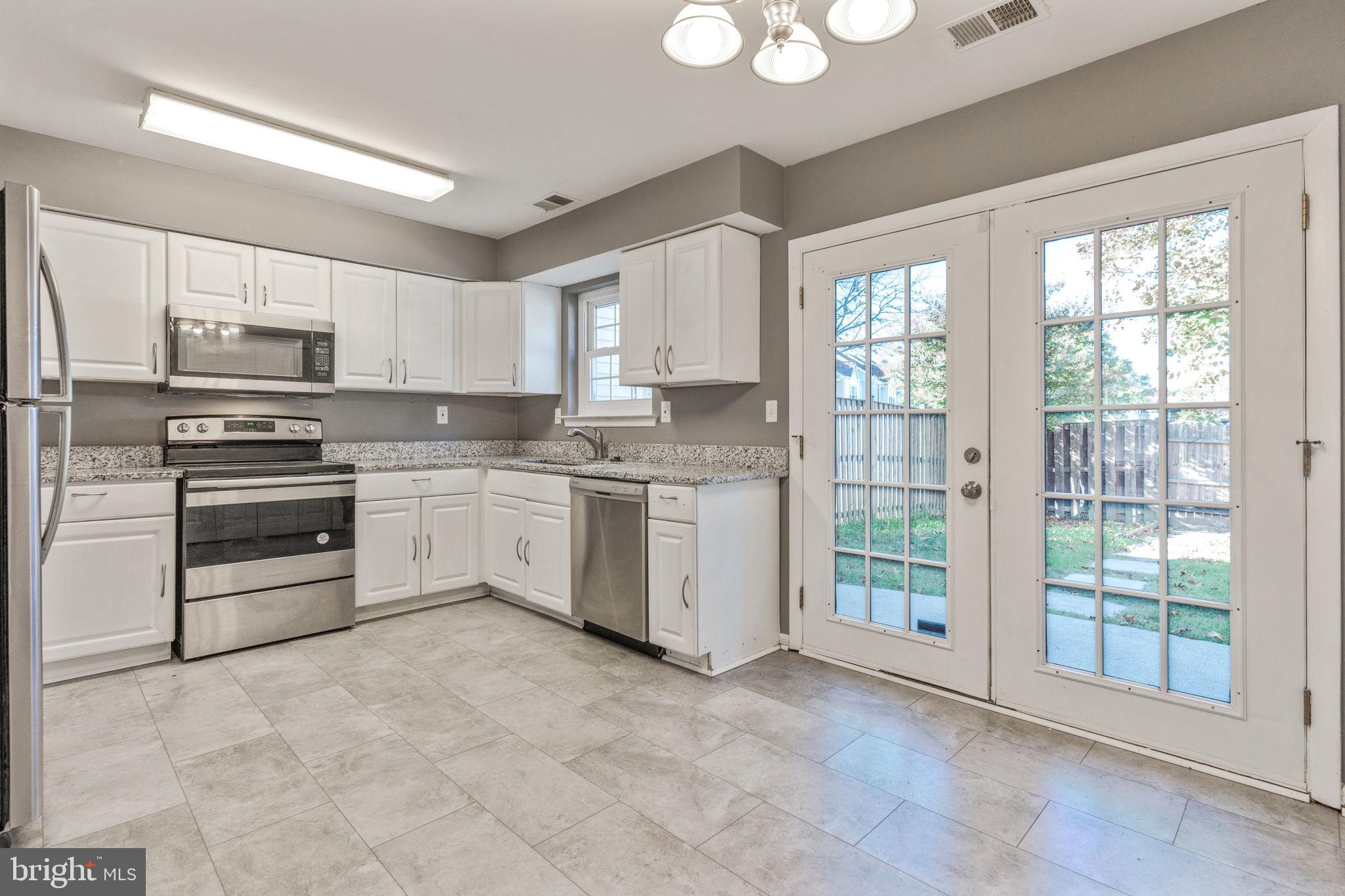 ST CHARLES SUB - HAMPSHIRE - Residential Lease