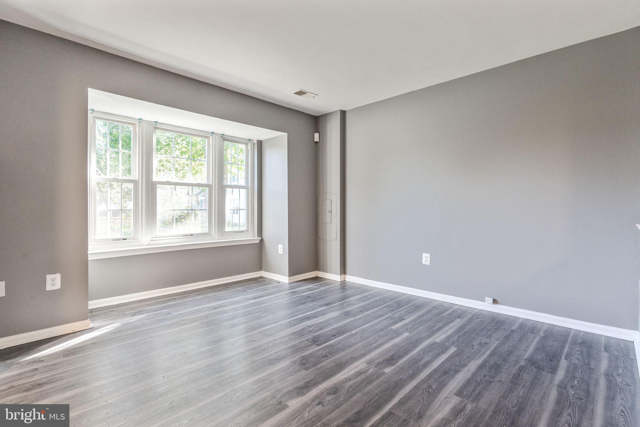 ST CHARLES SUB - HAMPSHIRE - Residential Lease