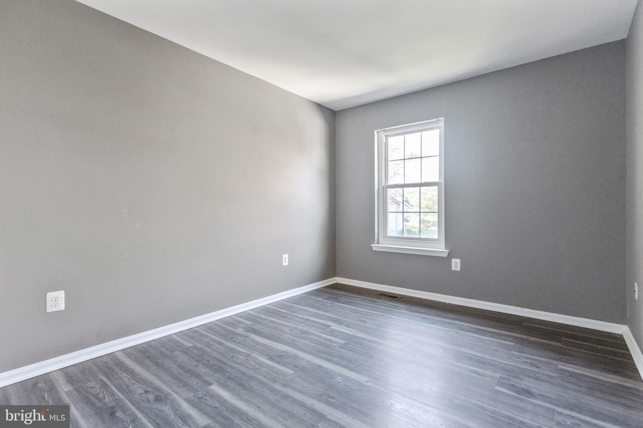 ST CHARLES SUB - HAMPSHIRE - Residential Lease