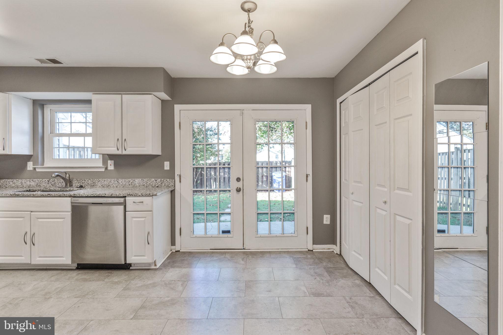 ST CHARLES SUB - HAMPSHIRE - Residential Lease