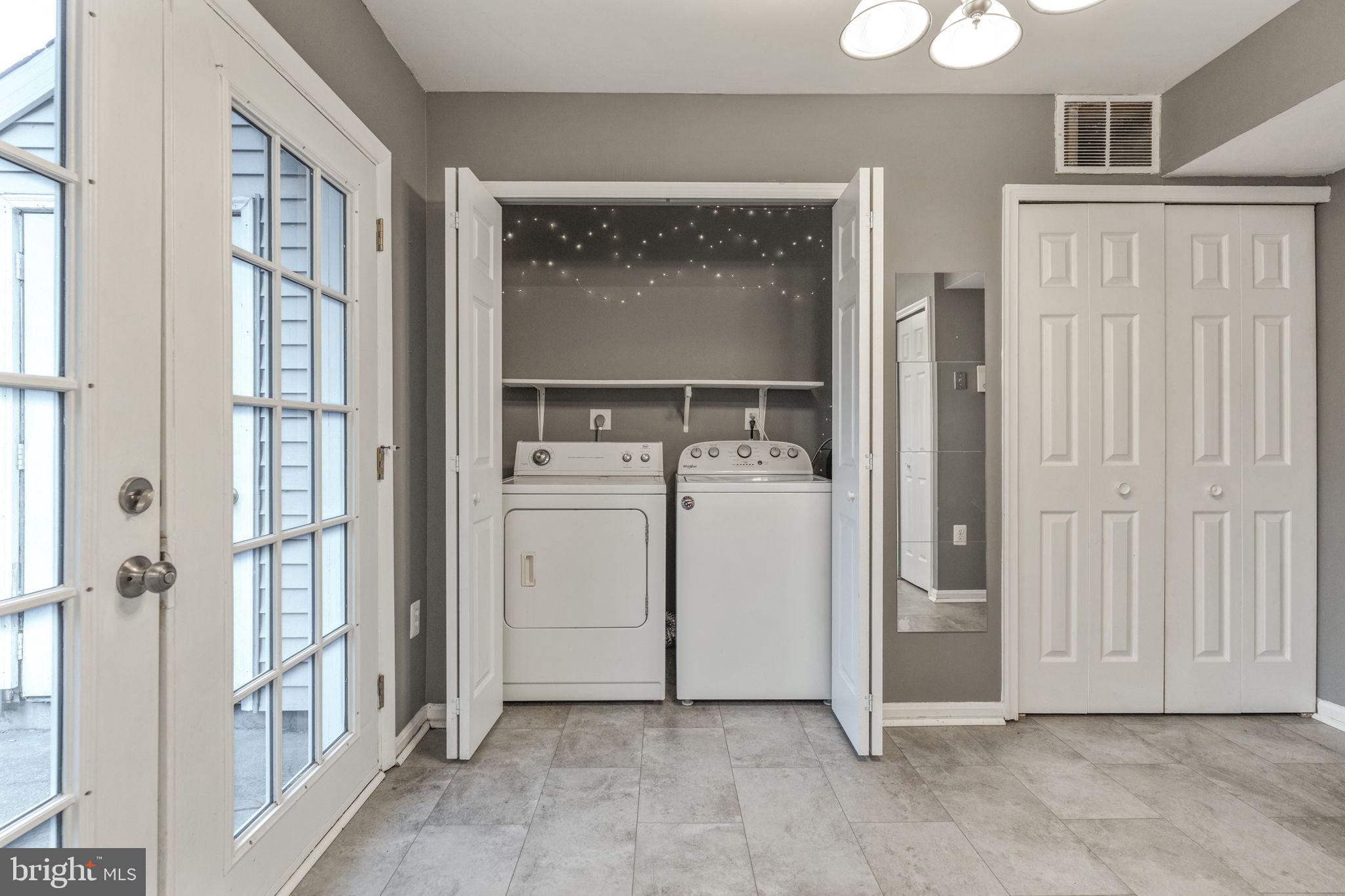 ST CHARLES SUB - HAMPSHIRE - Residential Lease